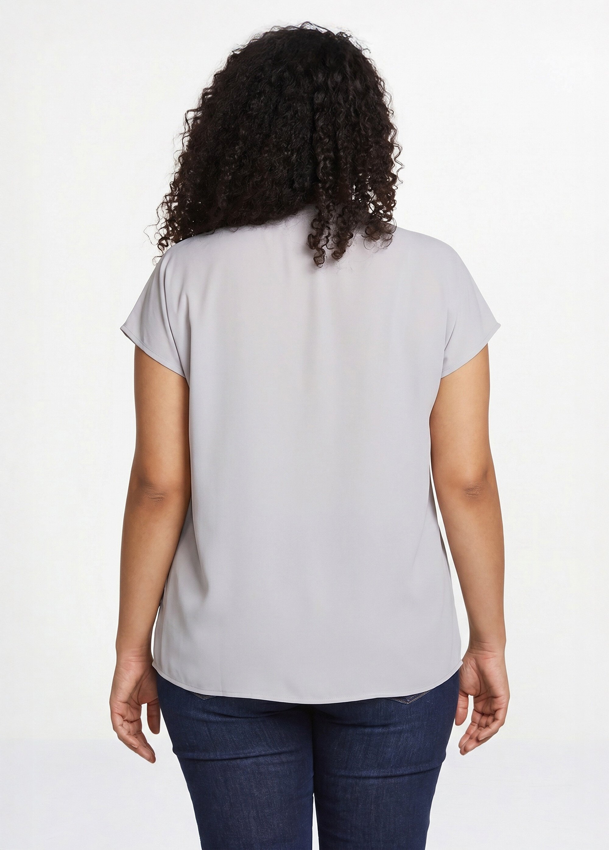 Top long manches courtes broderies col rond