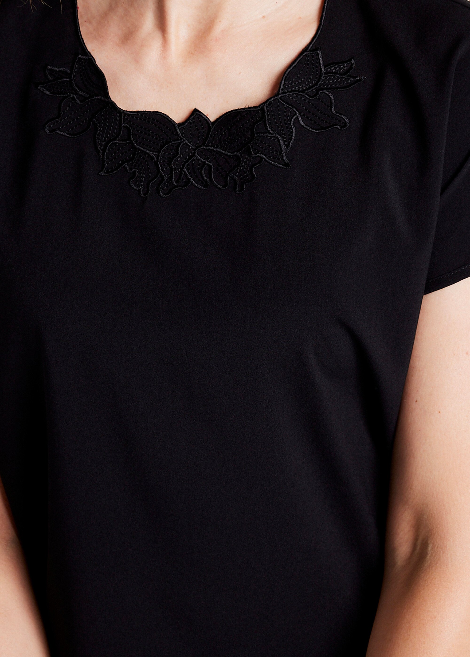 Top long manches courtes broderies col rond Femme Noir CUMIN DE2