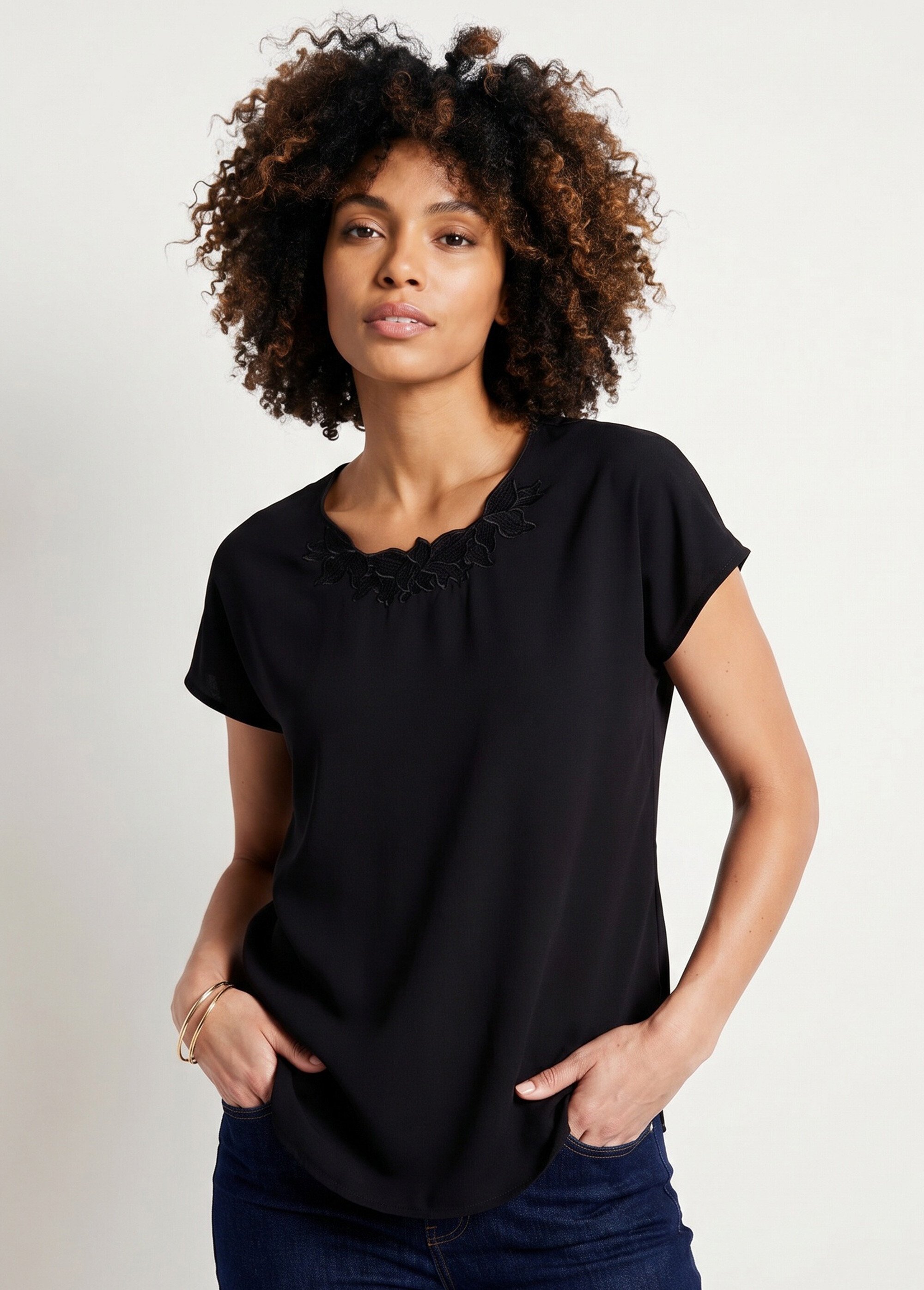 Top long manches courtes broderies col rond Femme Noir CUMIN MV1