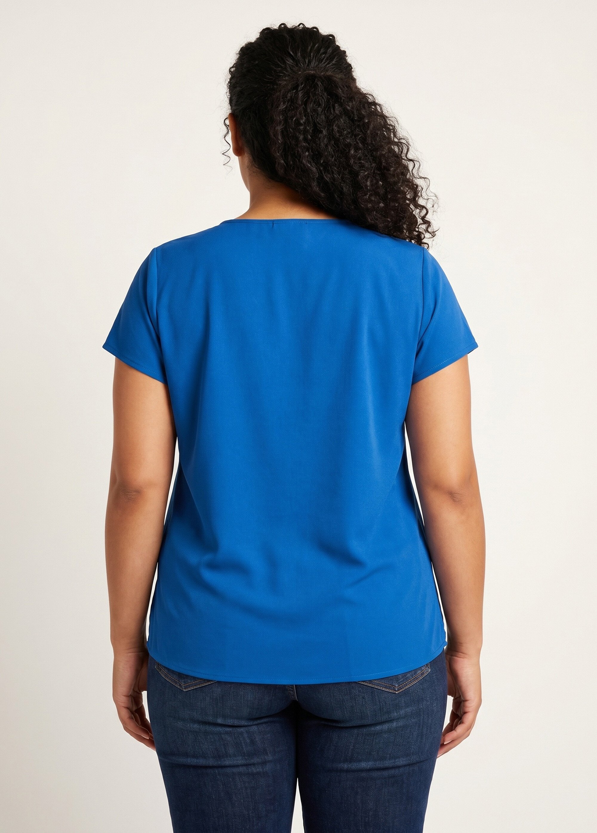 Top long manches courtes broderies col rond