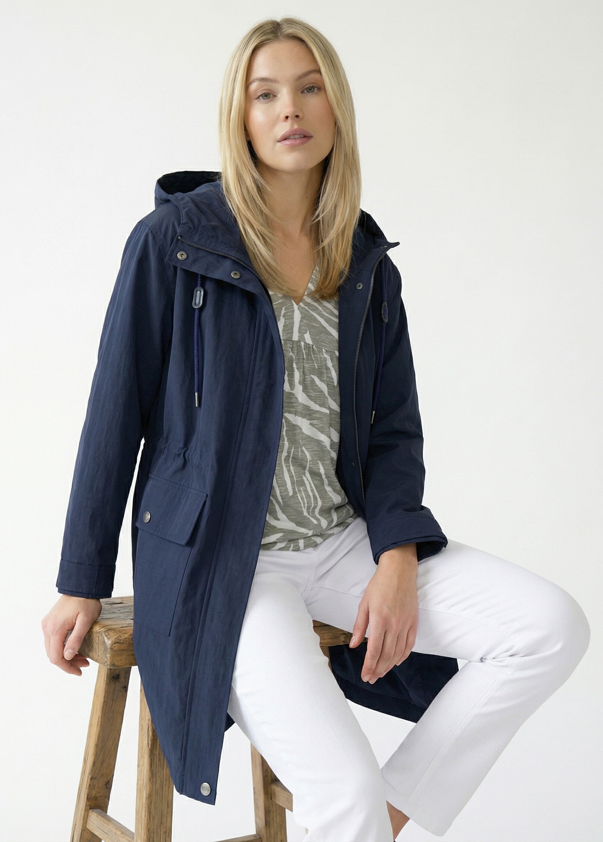 Parka zippée pressionnée à capuche déperlante