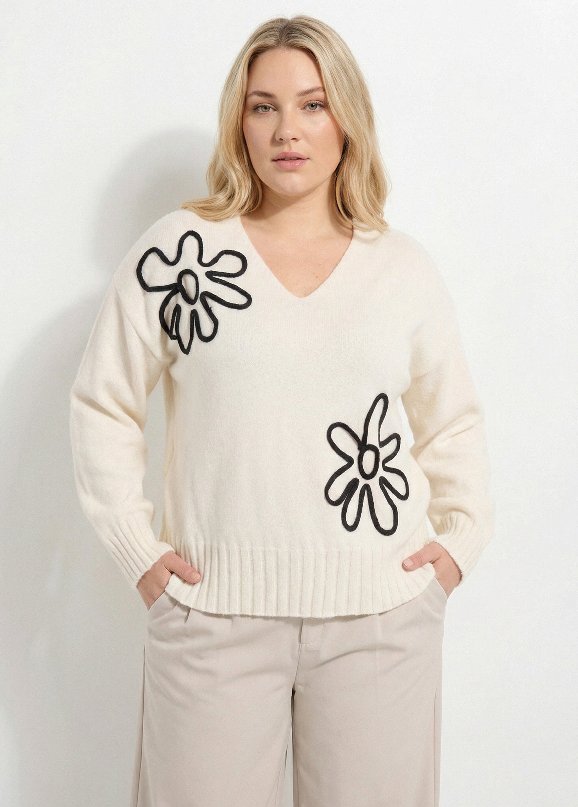 Pull col V applications fleurs Femme Grande Taille Beige CHY-A225-1 MV1
