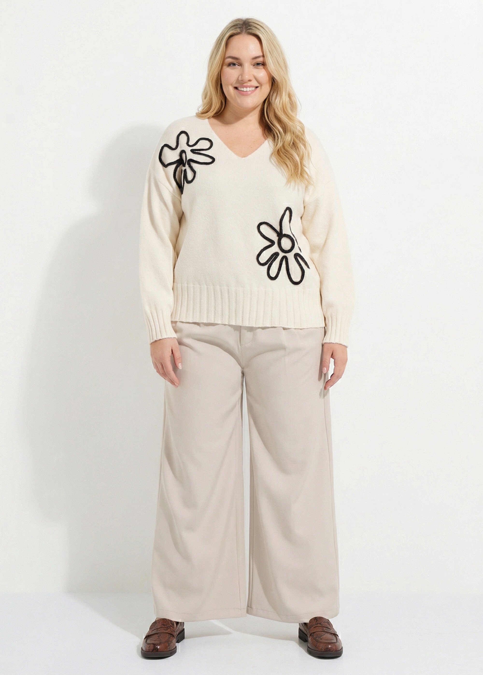 Pull col V applications fleurs Femme Grande Taille Beige CHY-A225-1 SF1