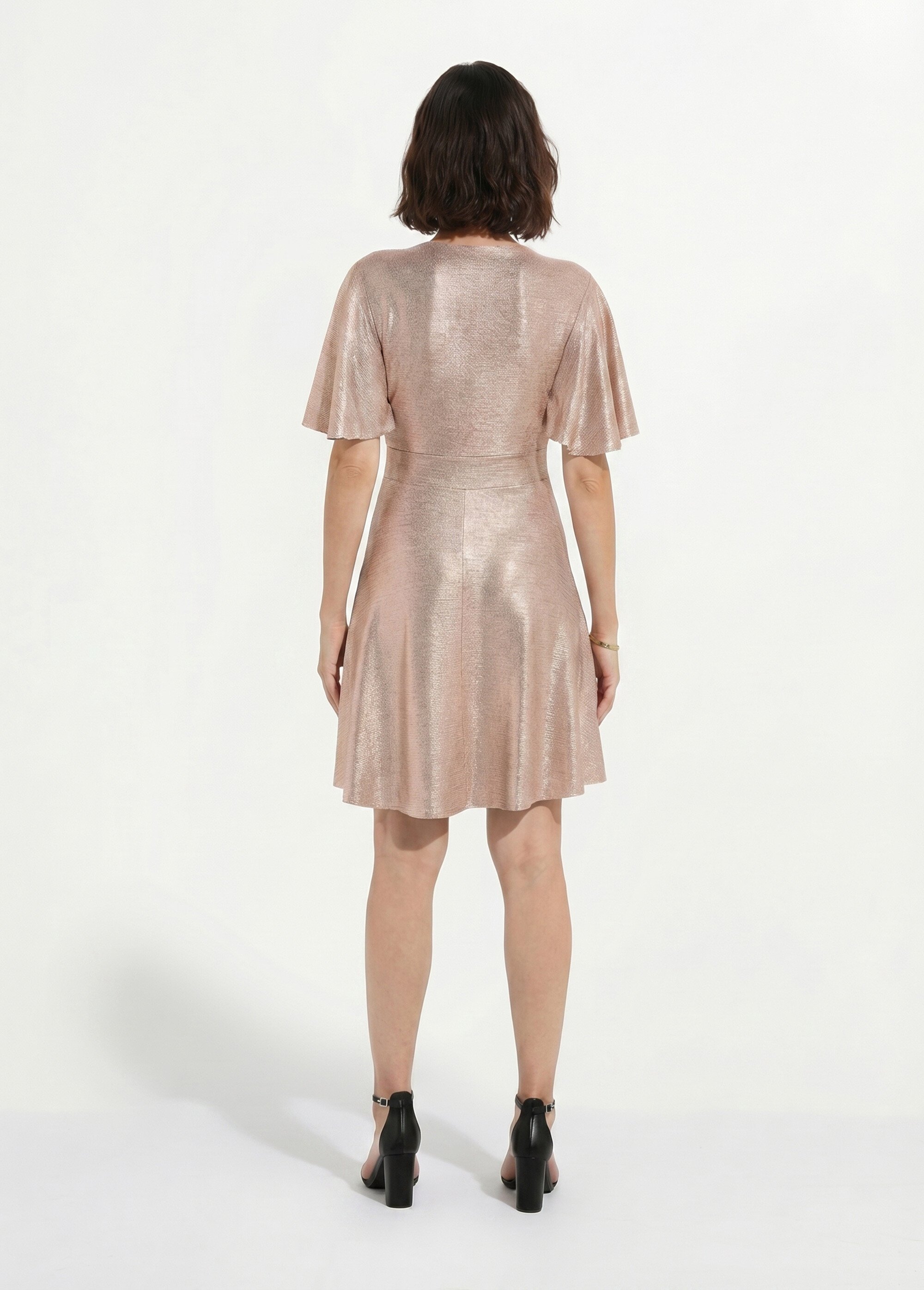 Robe cache-coeur courte brillante manches papillon