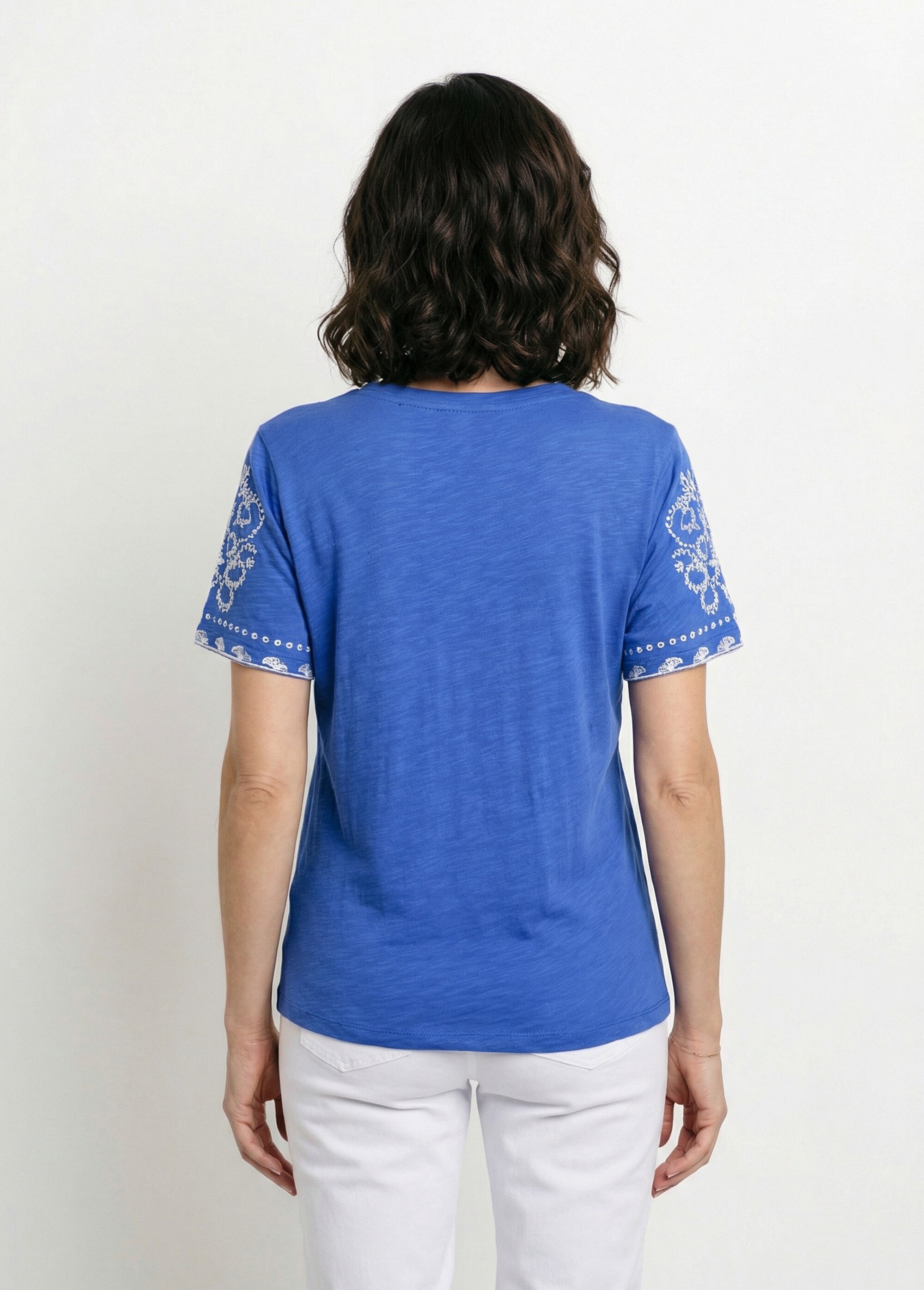 T-shirt brodé col V manches courtes