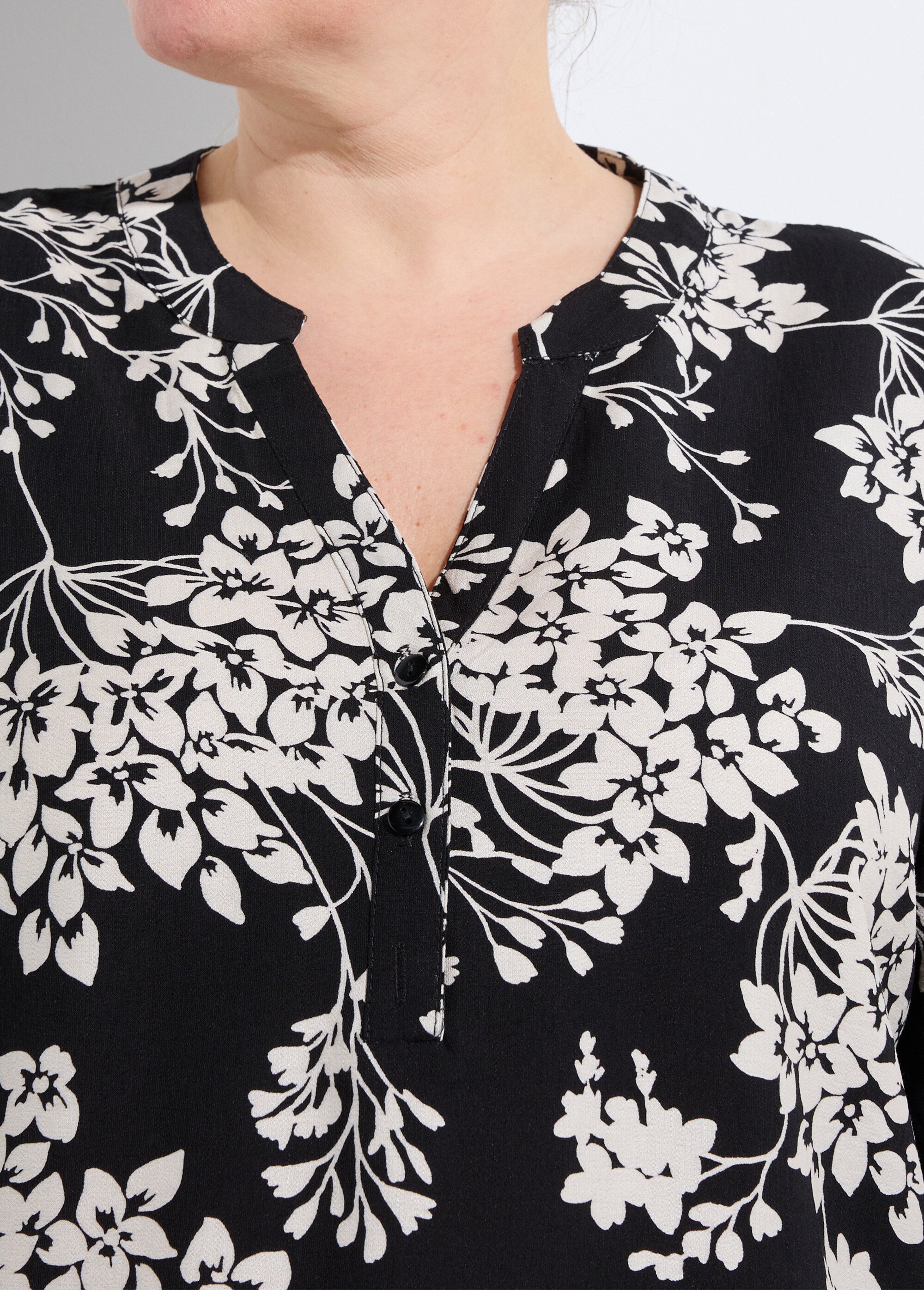 Tunique col tunisien motif hortensias Femme Grande Taille Beige CHY-F641 DE1