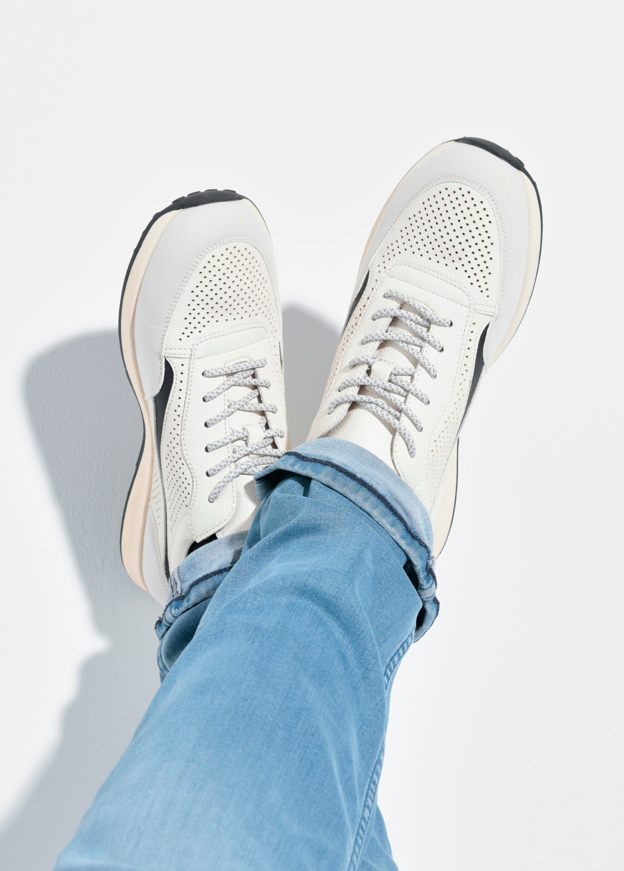 Baskets bimatière en simili cuir perforé Homme Blanc YIMV29031 SI1