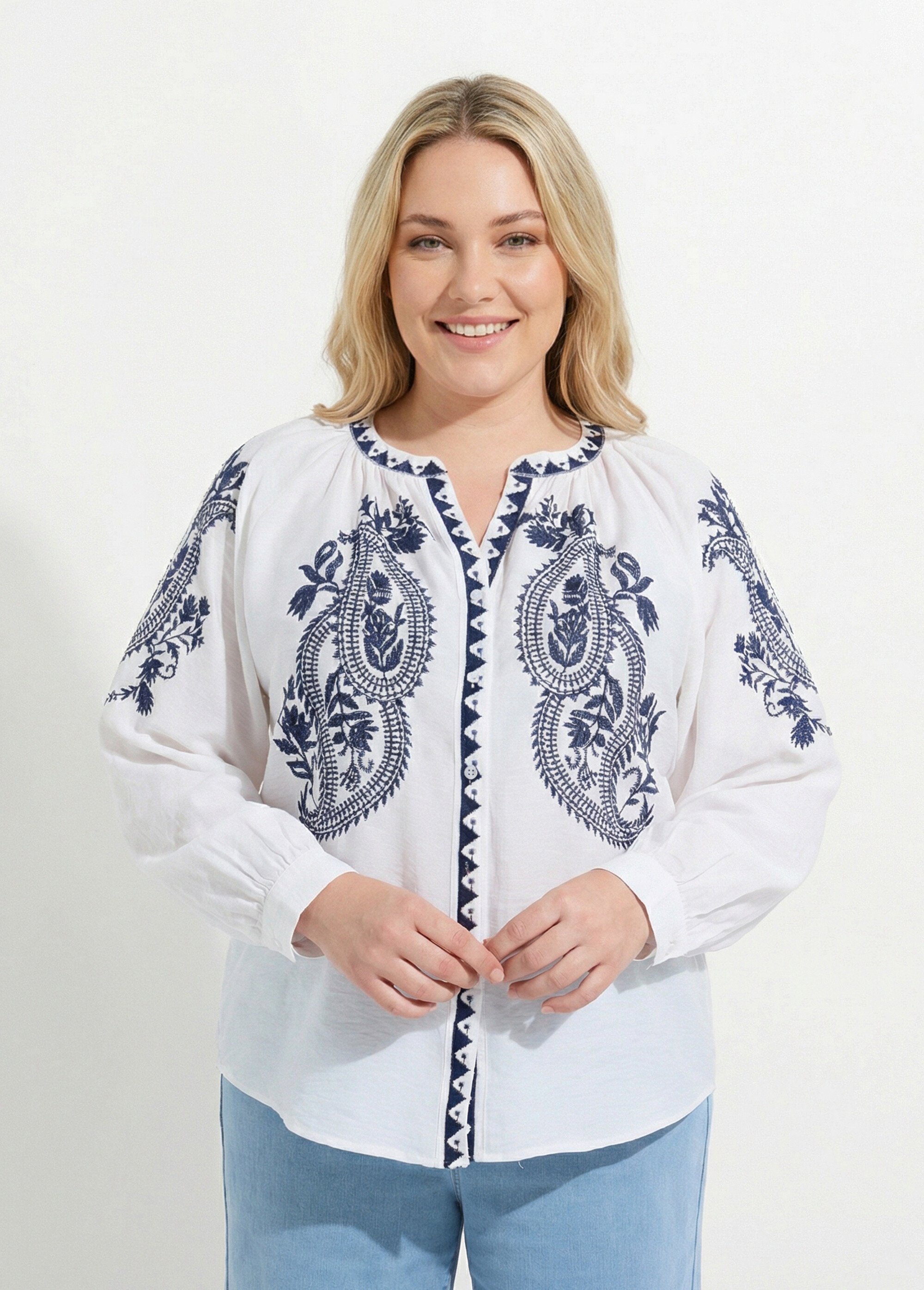 Blouse avec broderies et petit col V Femme Grande Taille Blanc CHY-D06 FA1