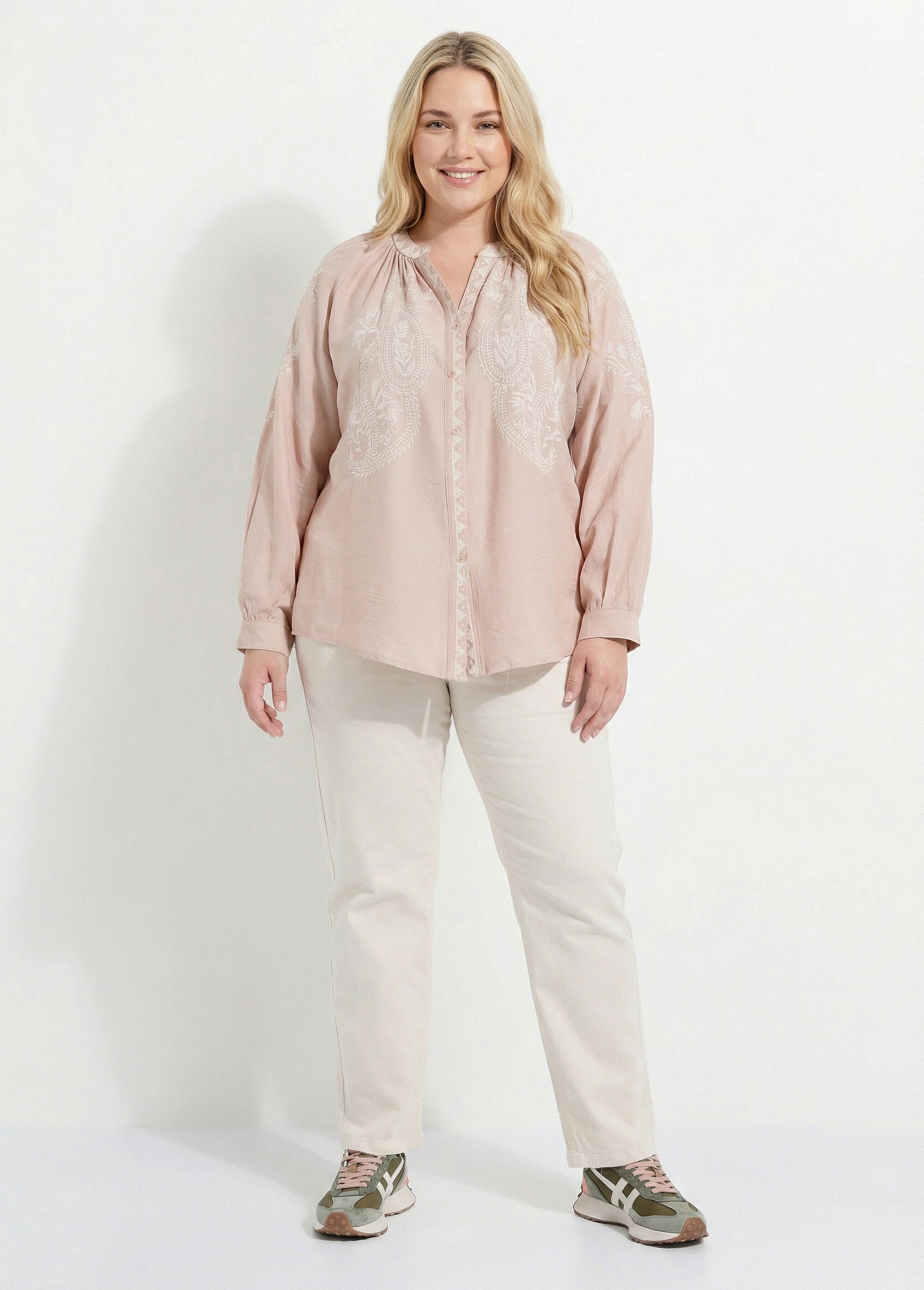 Blouse avec broderies et petit col V Femme Grande Taille Beige CHY-D06 SF1