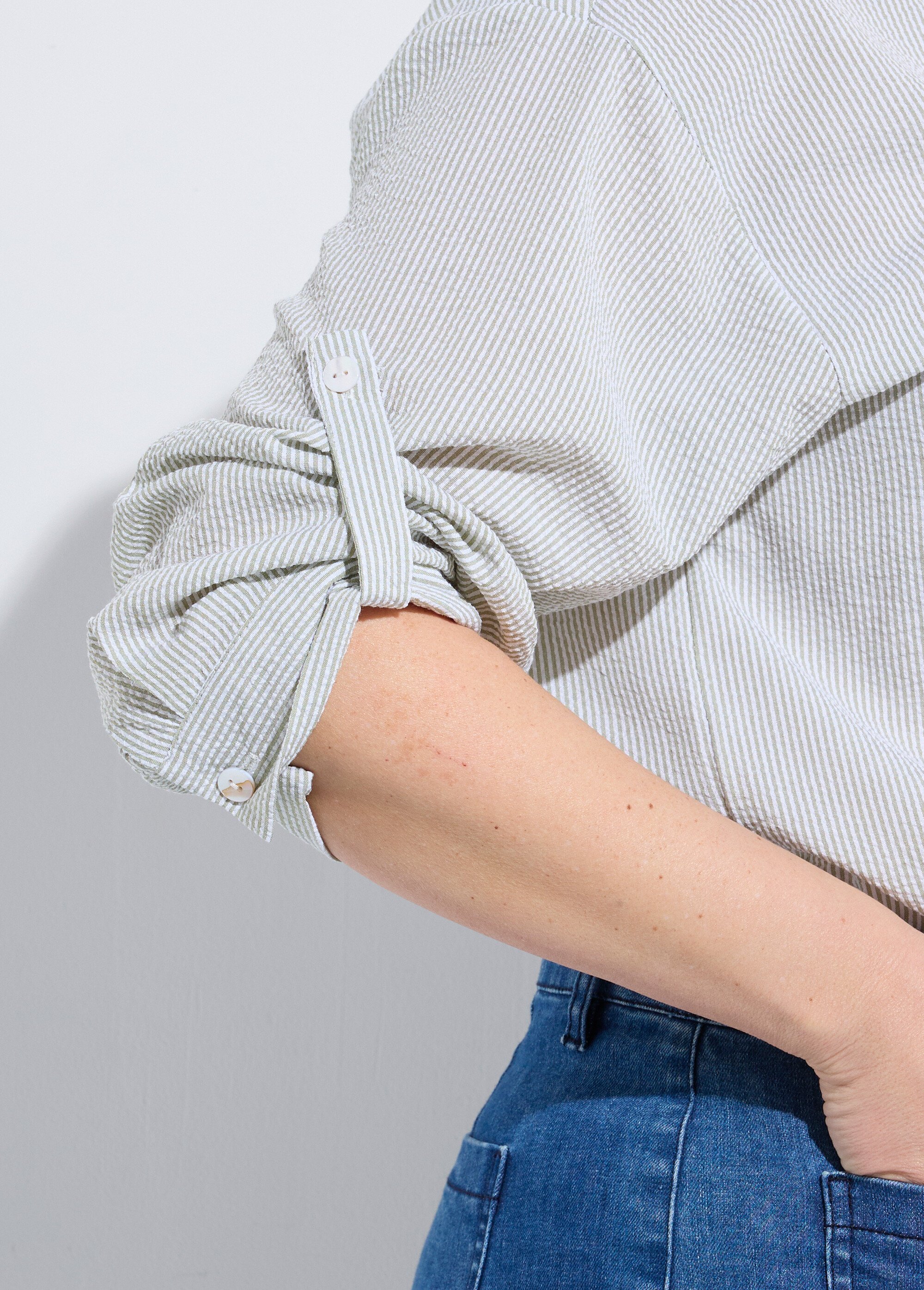 Blouse col V en seersucker fines rayures Femme Grande Taille Vert CHY-AC01 DE2