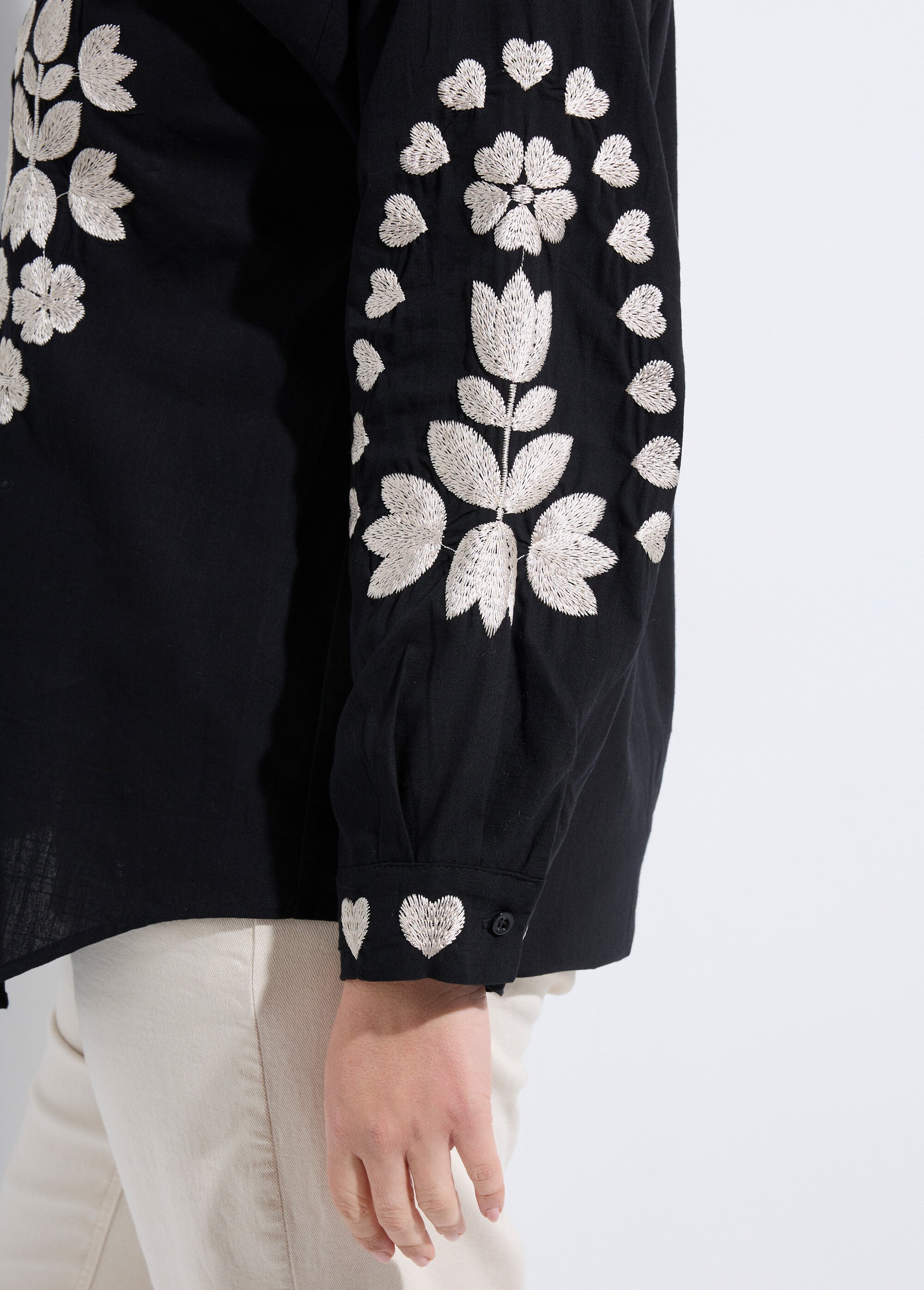 Chemiser boutonné avec broderies fleurs Femme Grande Taille Noir CHY-D05 DE2