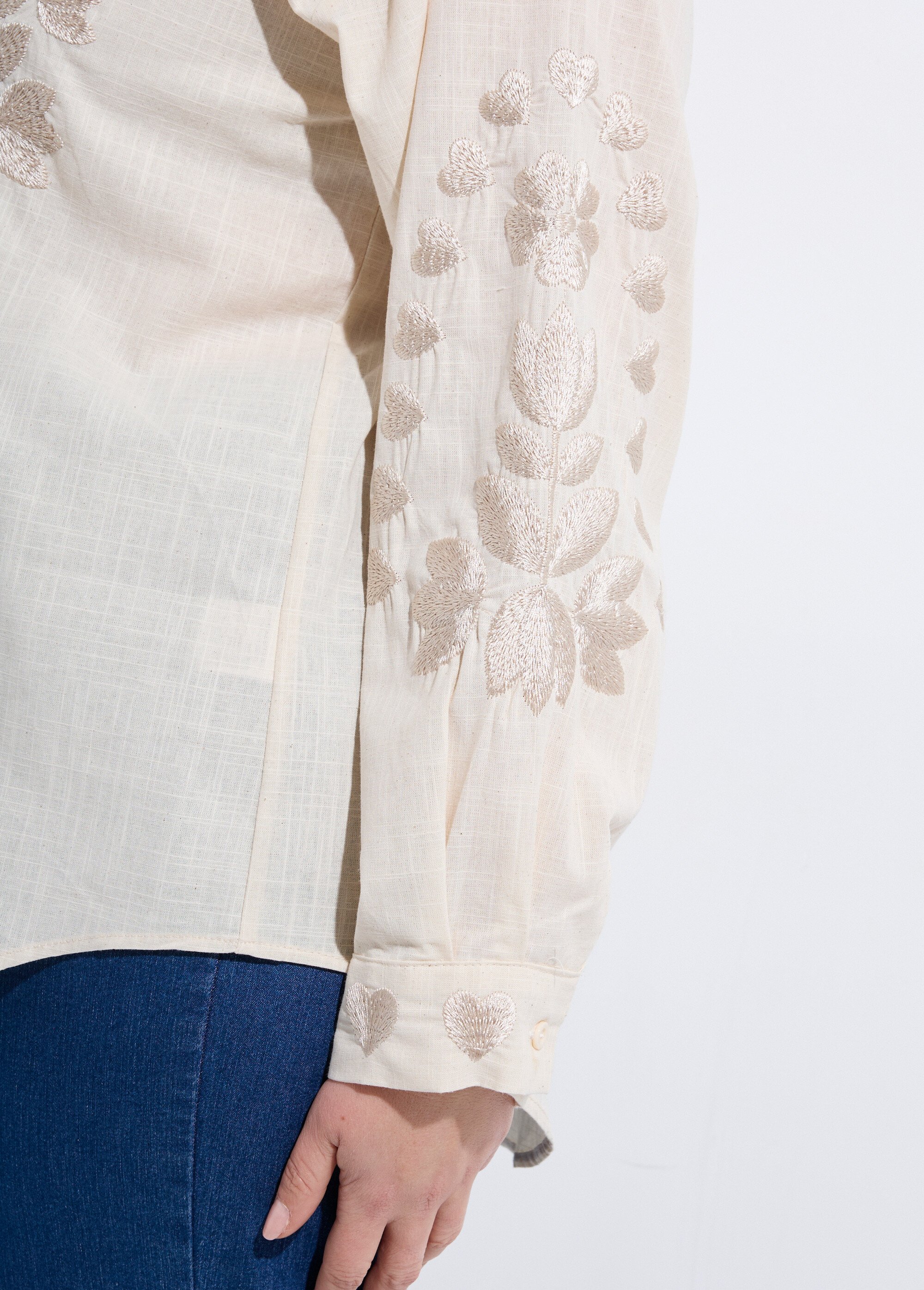 Chemiser boutonné avec broderies fleurs Femme Grande Taille Beige CHY-D05 DE2