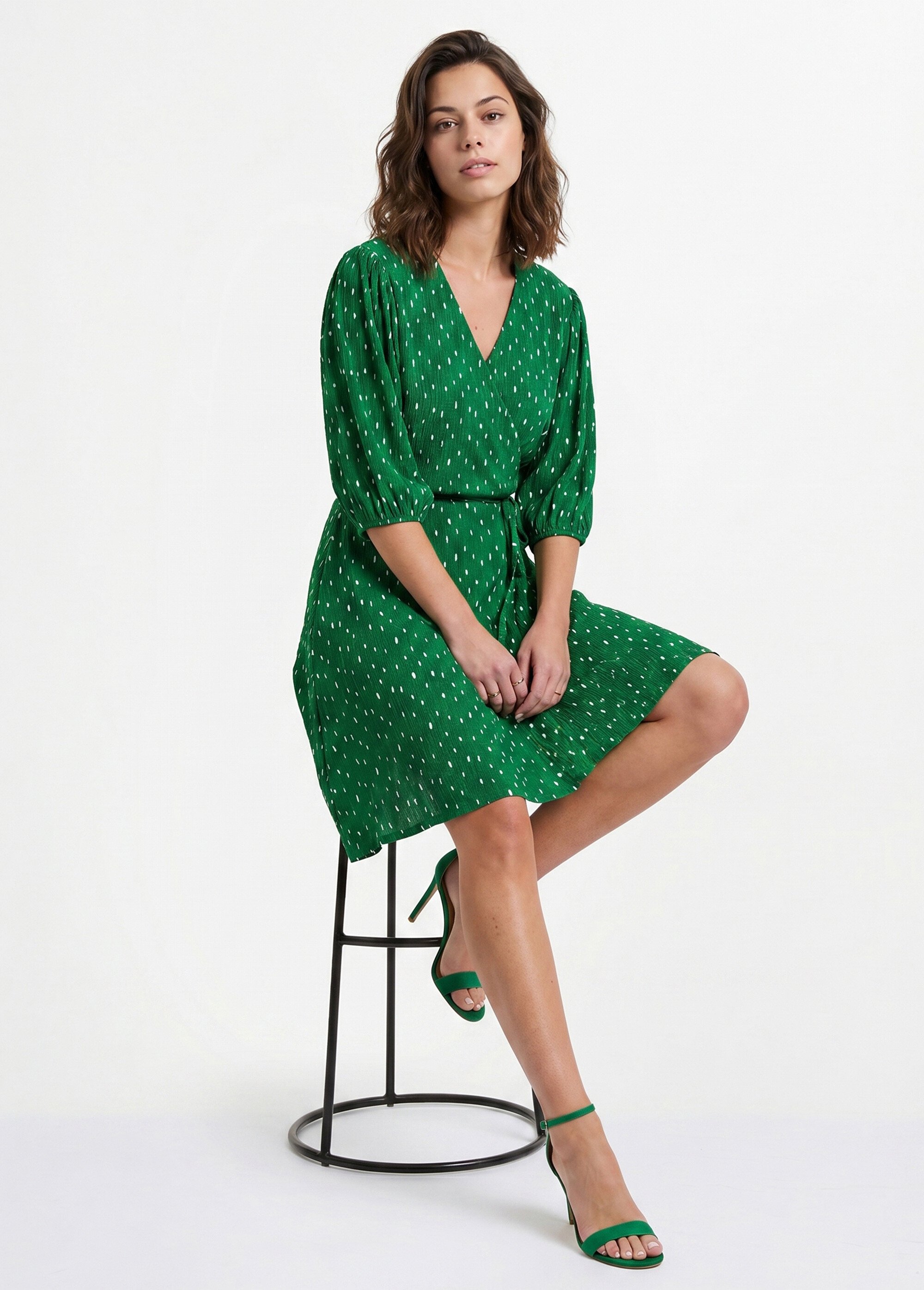 Robe courte cache-coeur imprimé pois