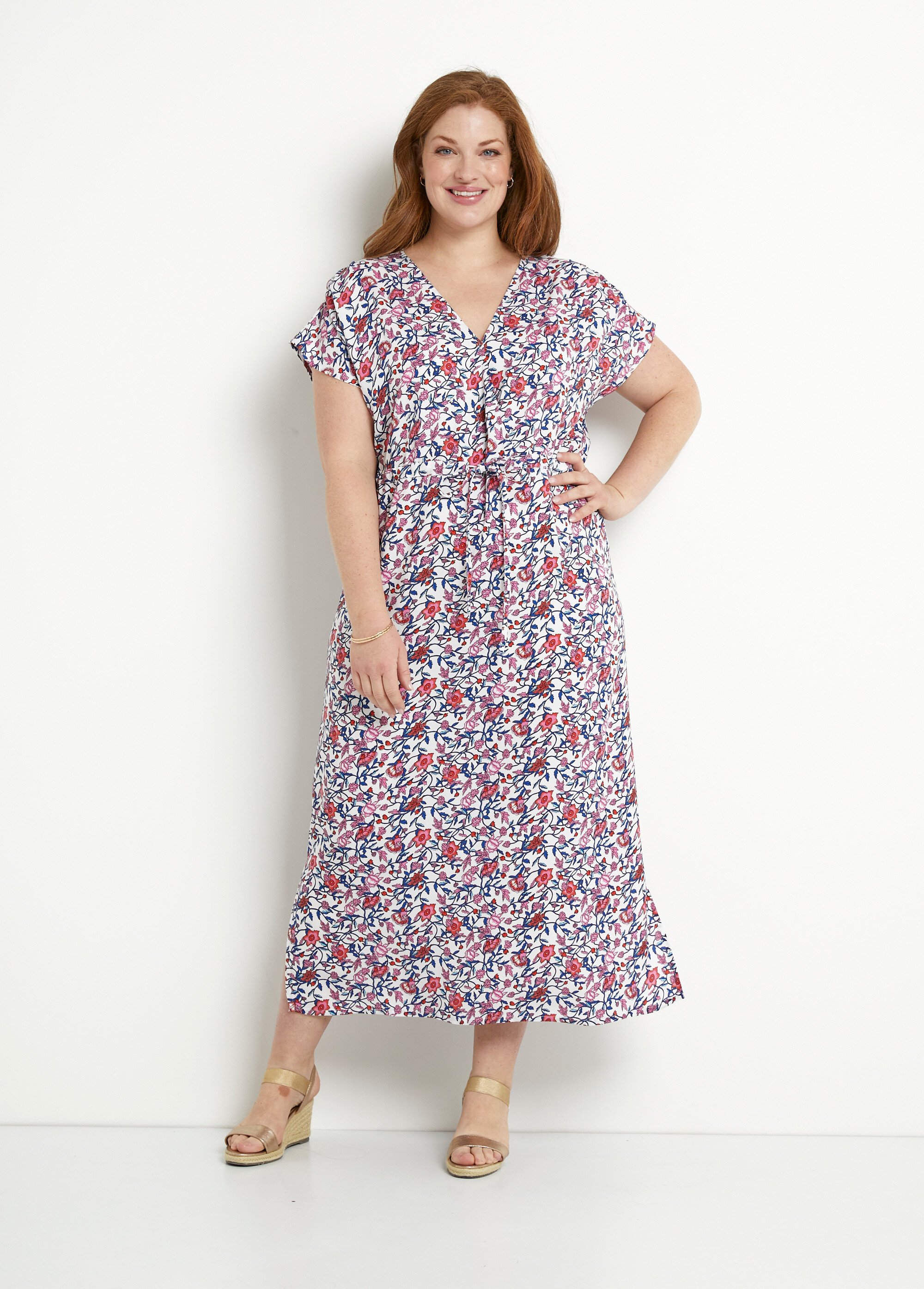 Robe longue fleurie cache-coeur manches courtes