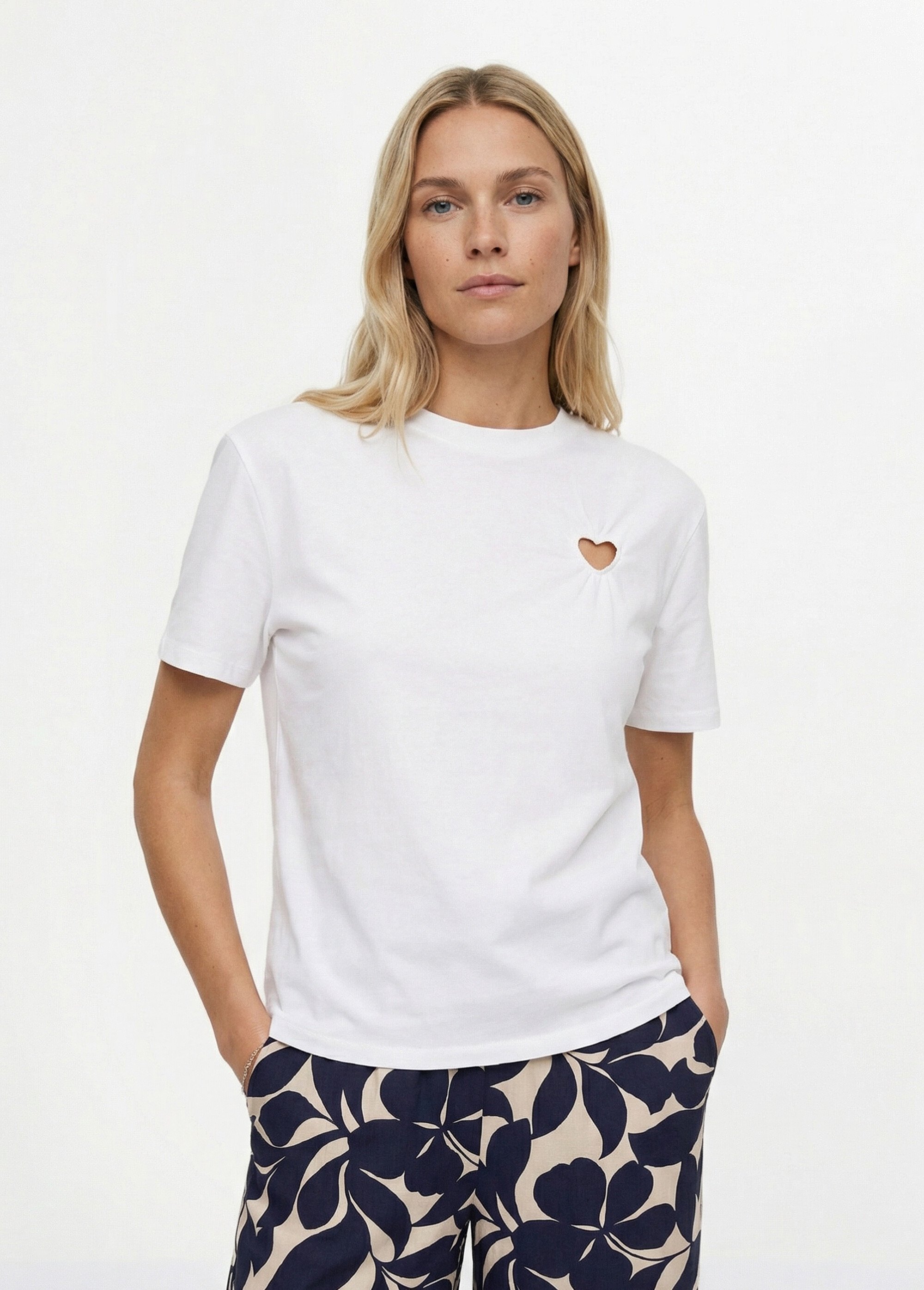 T-shirt col rond, motif cœur tissu évidé Femme Blanc JB-TS0066 FA1