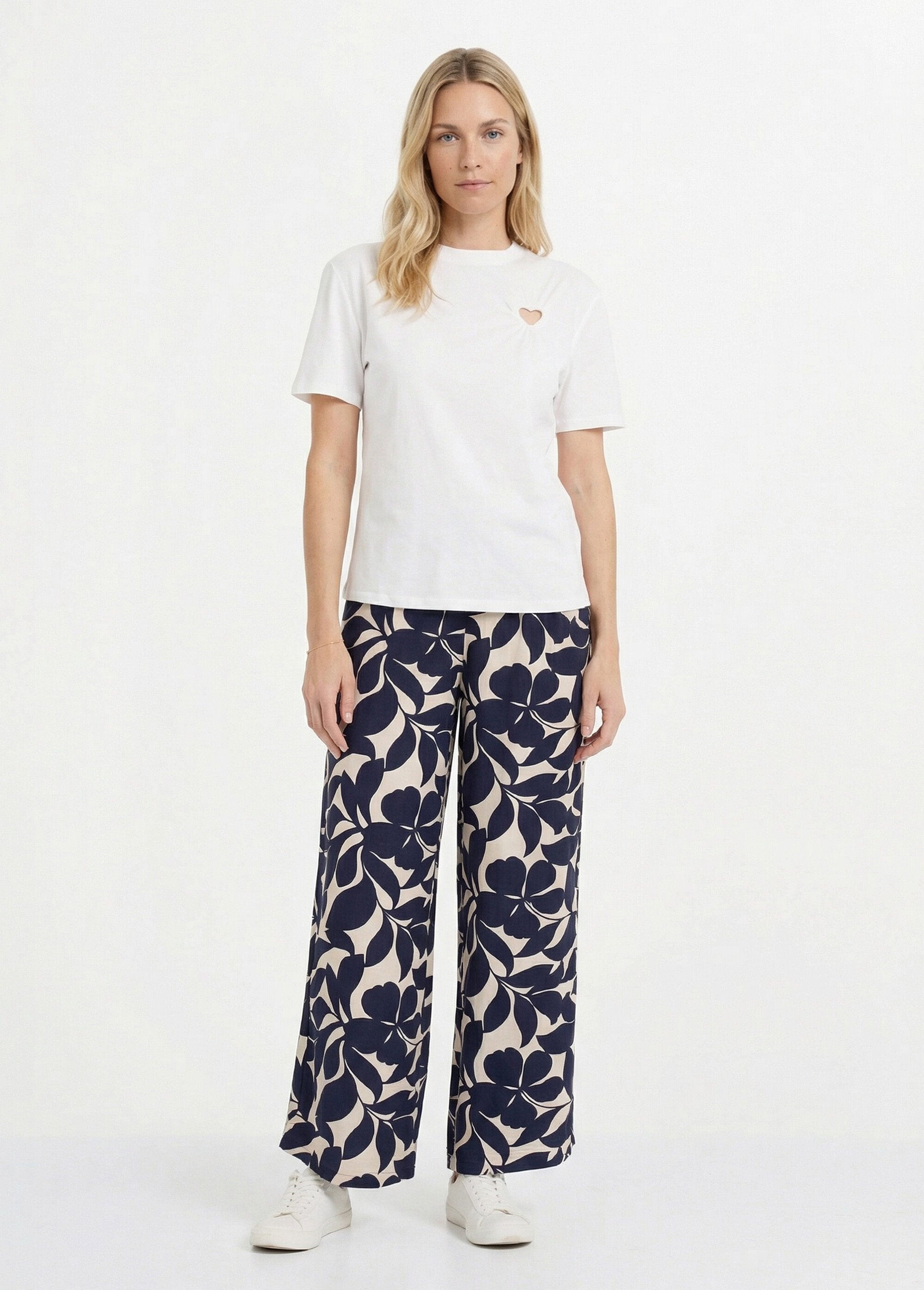 T-shirt col rond, motif cœur tissu évidé Femme Blanc JB-TS0066 SF1