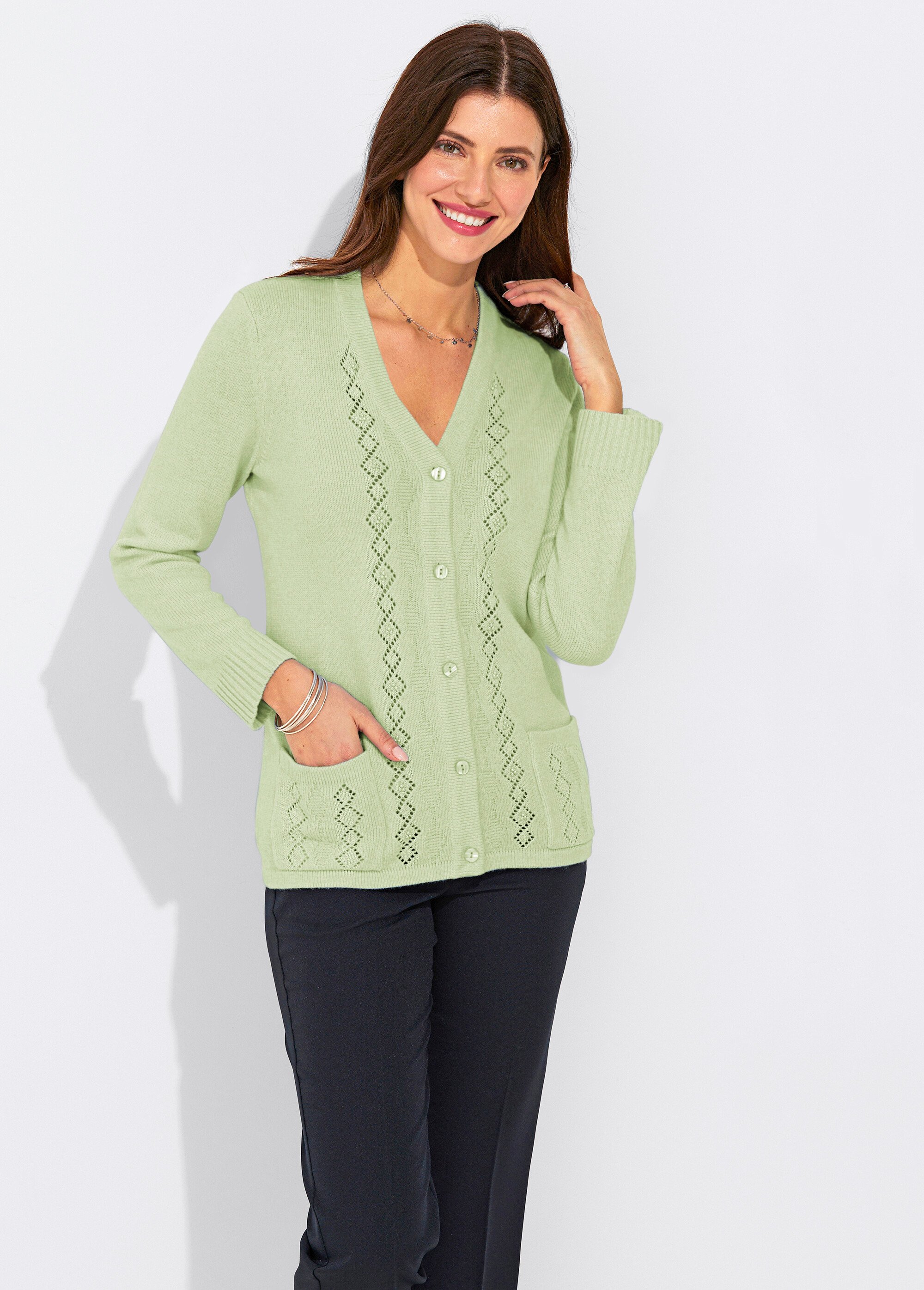 Gilet boutonné ajouré perlé