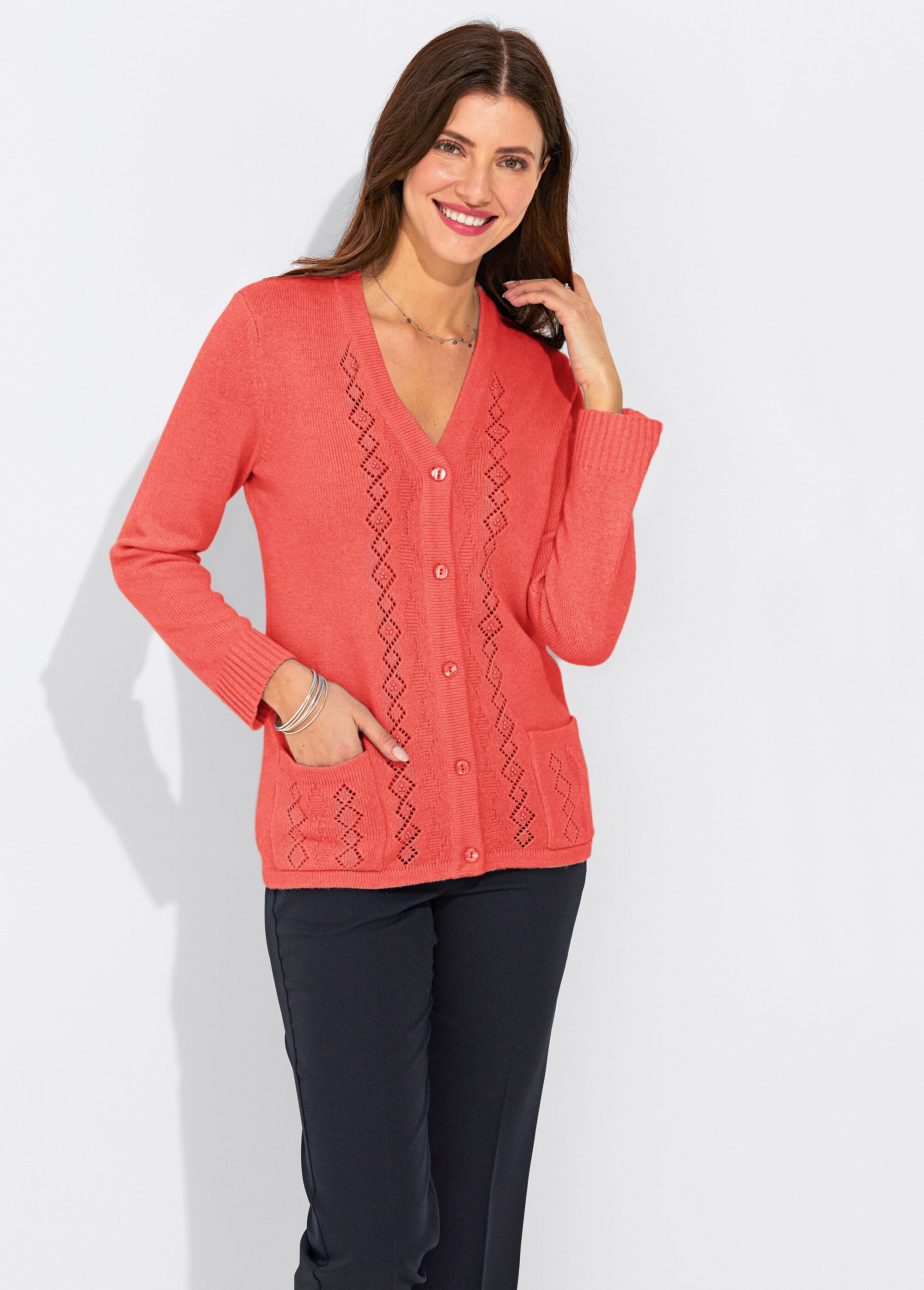 Gilet boutonné ajouré perlé