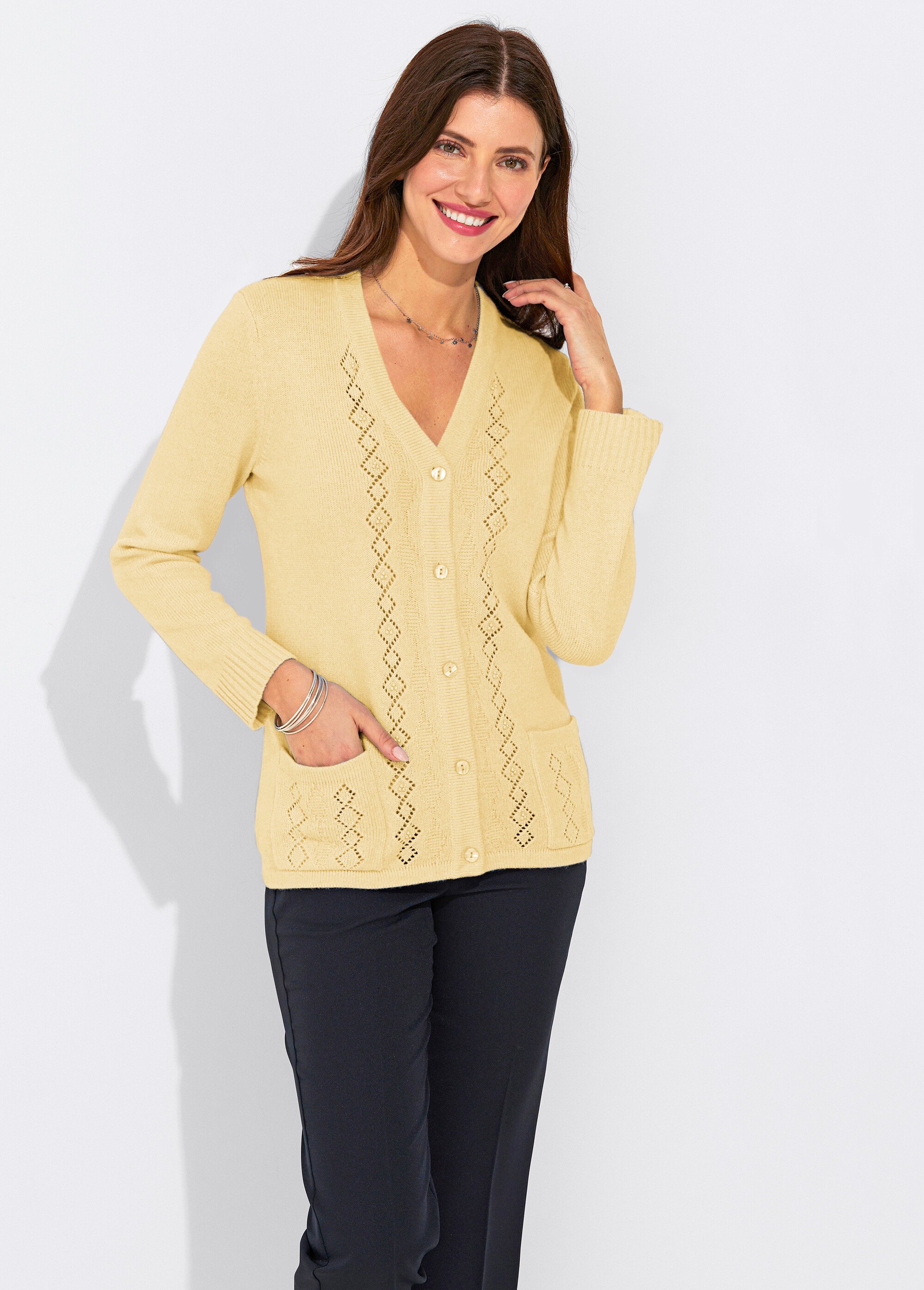 Gilet boutonné ajouré perlé