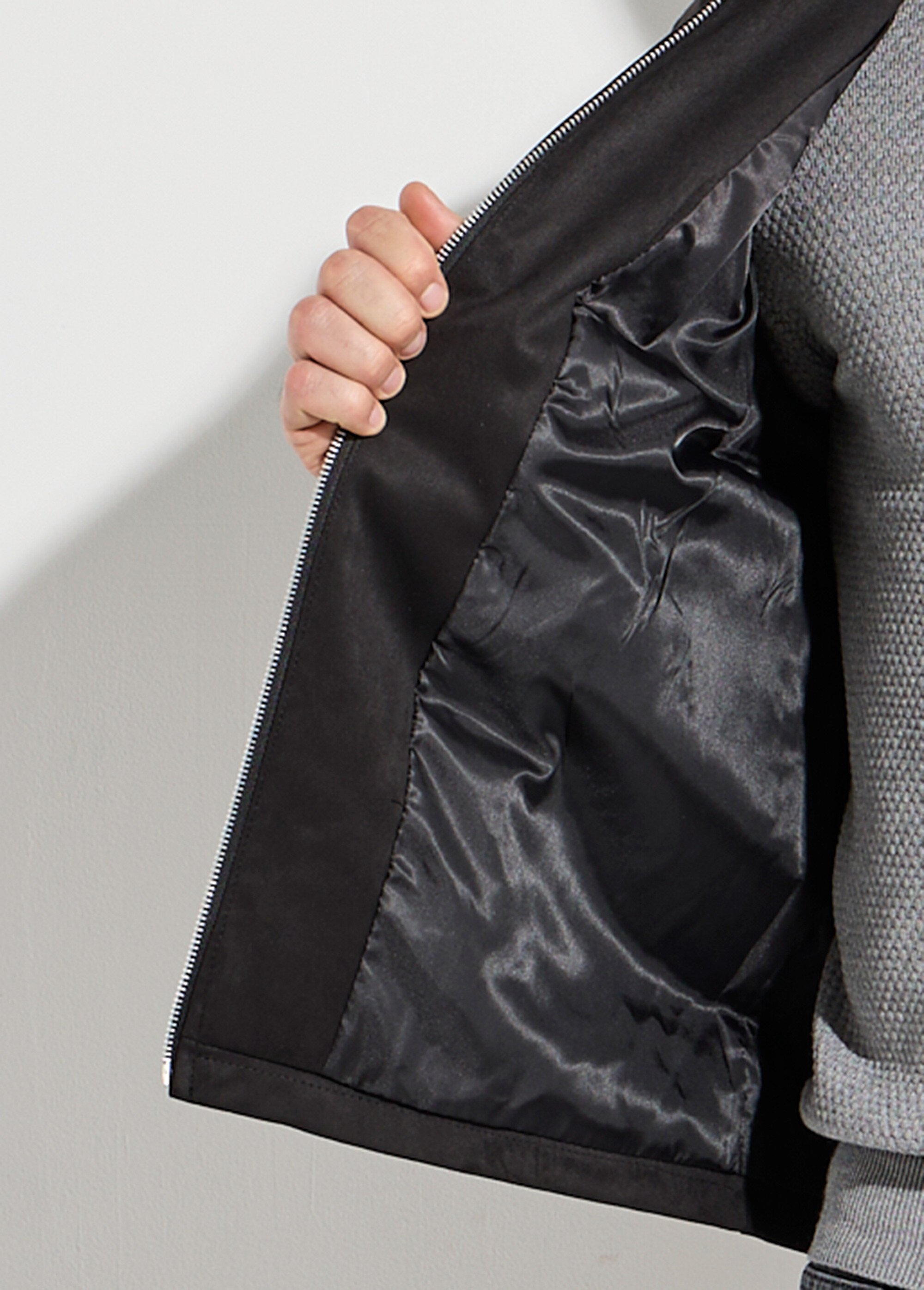 Blouson court zippé en suédine Homme Noir FRIQQ529N90 DE1