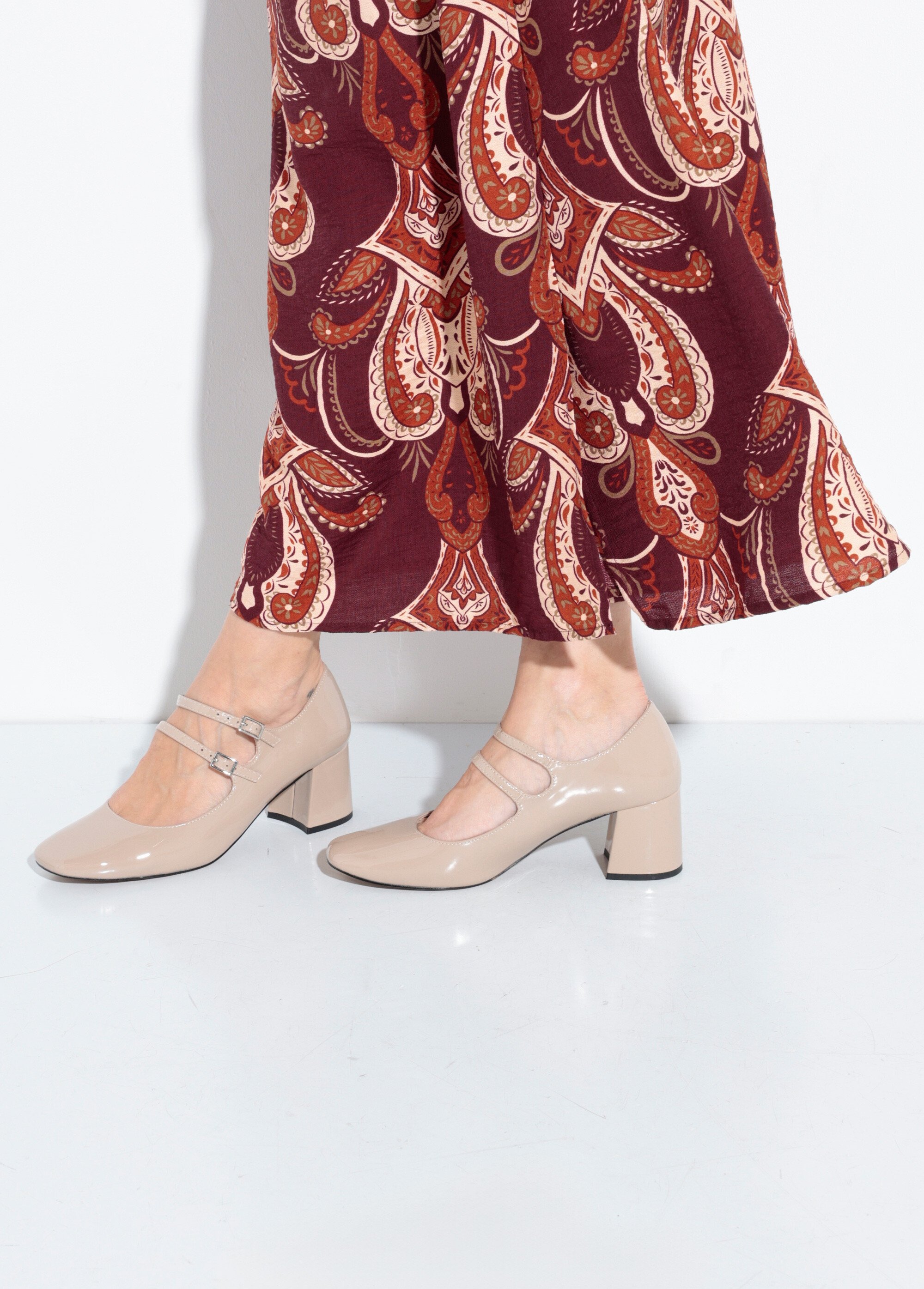Babies à talon vernies avec bout carré Femme Beige CORM5755 SI1