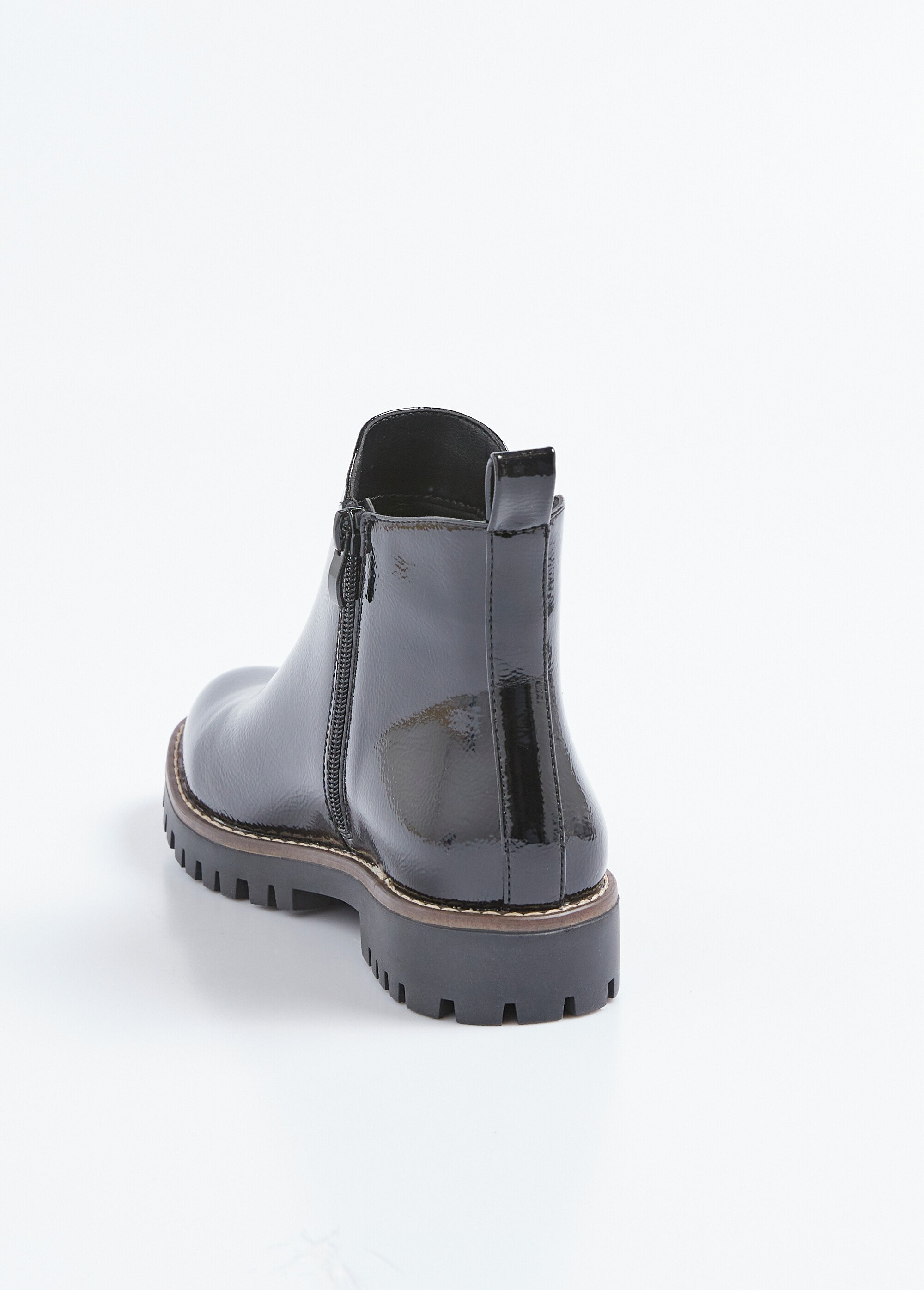 Chelsea boots semelle crantée largeur confort Femme Noir OMANIA DO1