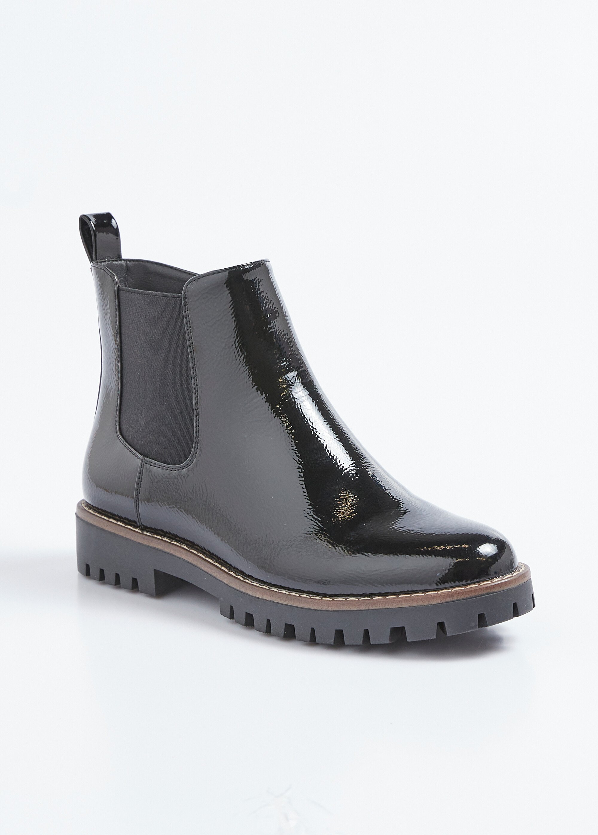 Chelsea boots semelle crantée largeur confort Femme Noir OMANIA FA1