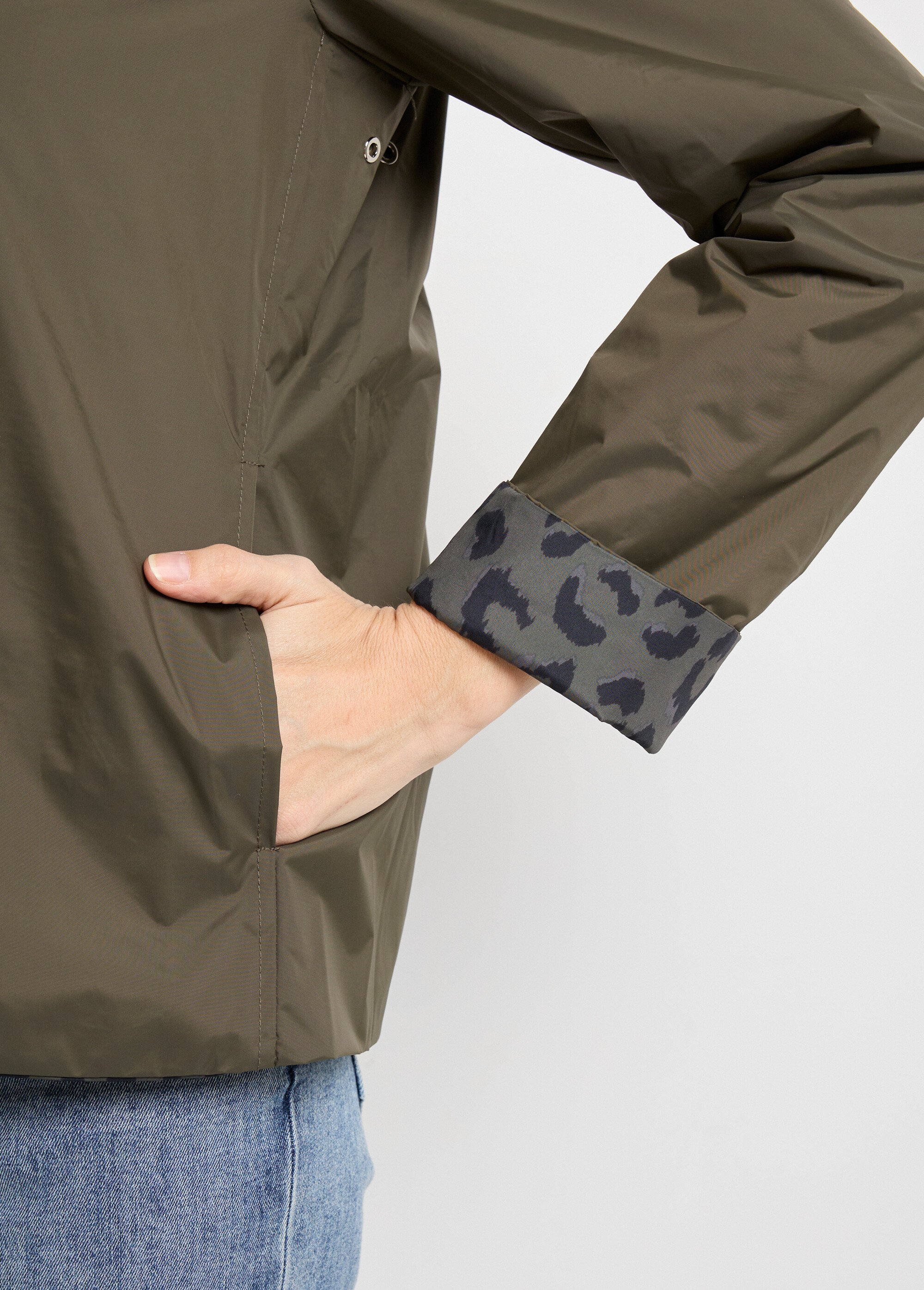 Coupe vent déperlant court motif léopard