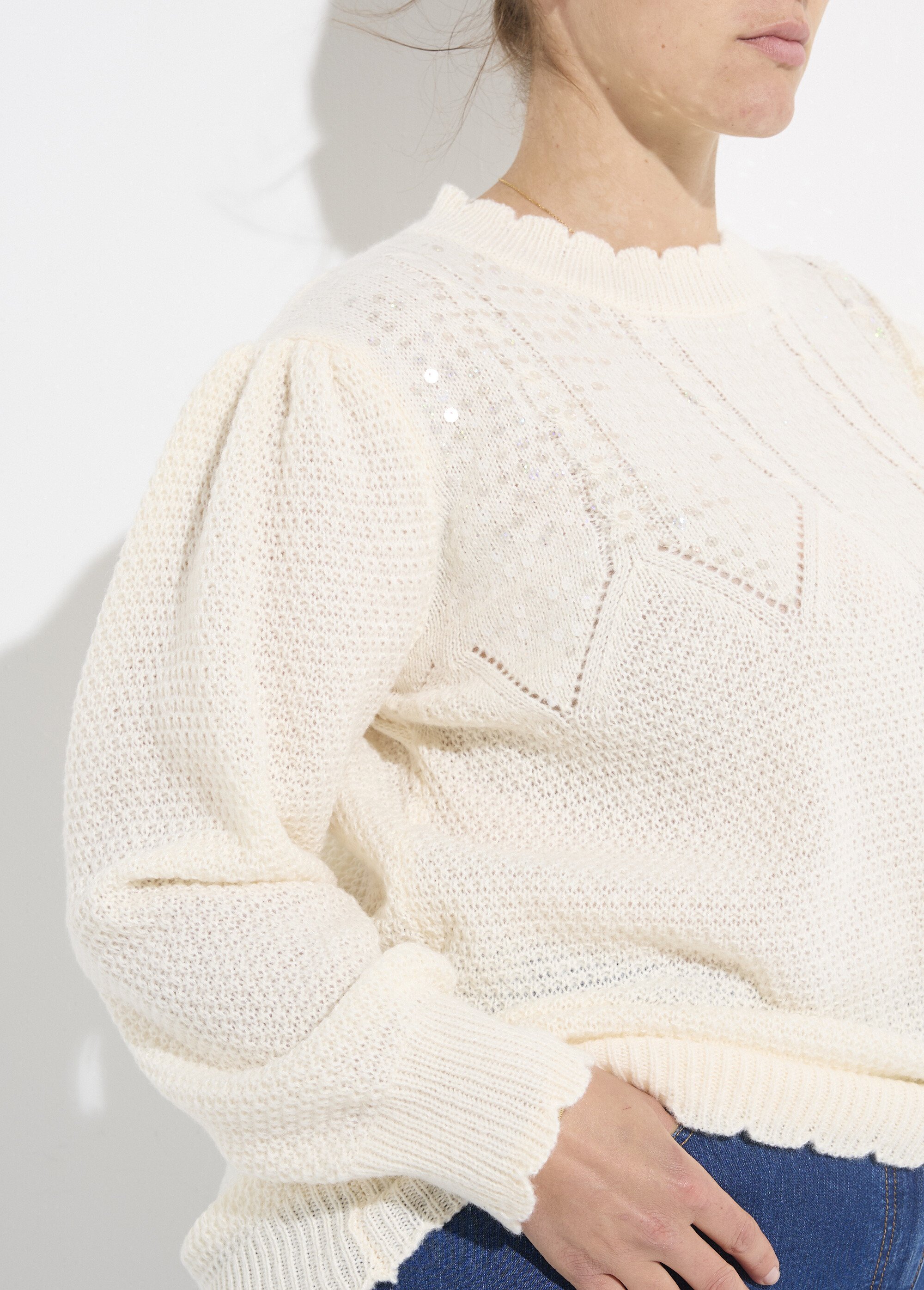 Pull col V maille fantaisie et sequins Femme Grande Taille Beige CHY-H38246 DE1