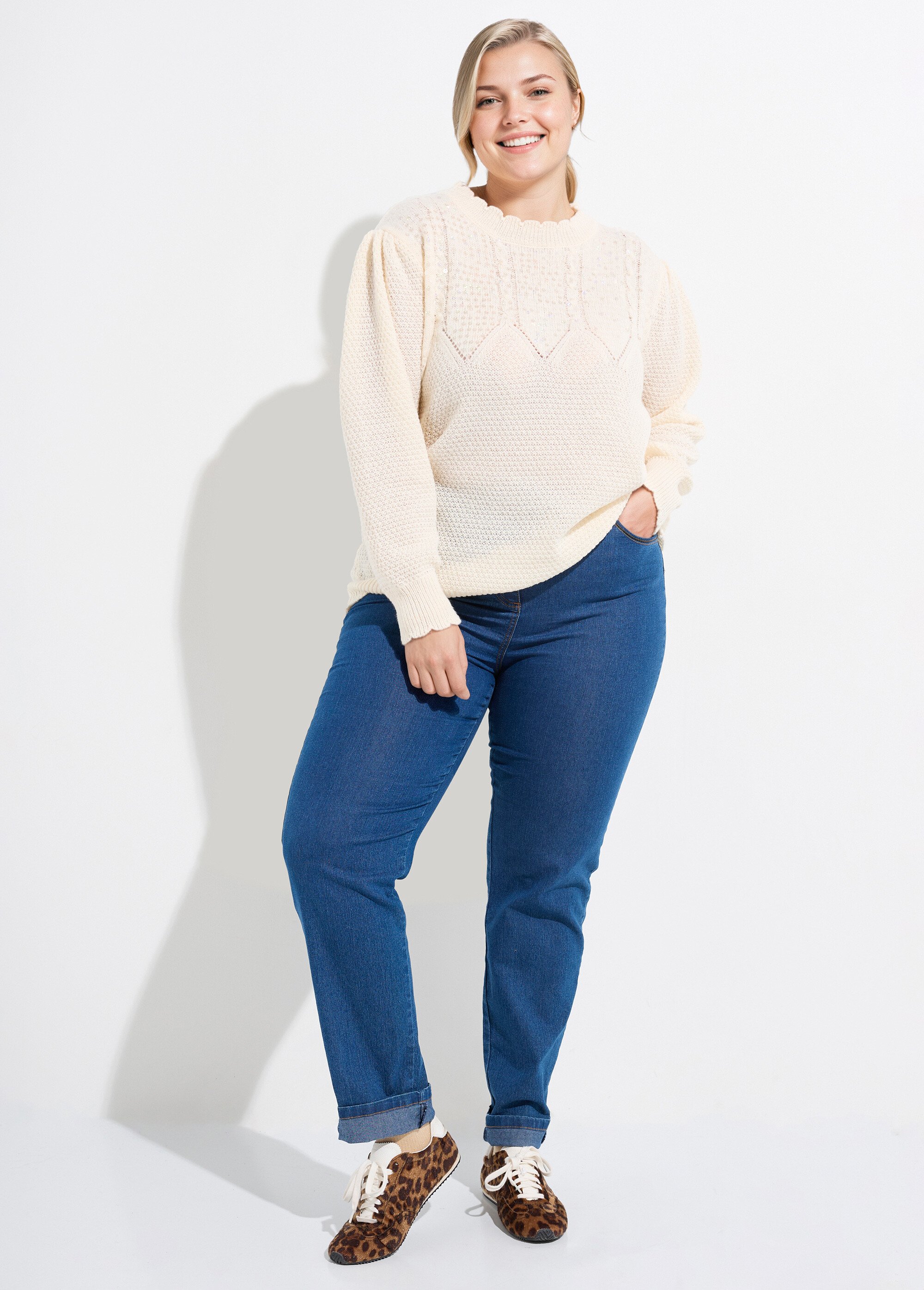 Pull col V maille fantaisie et sequins Femme Grande Taille Beige CHY-H38246 SF1