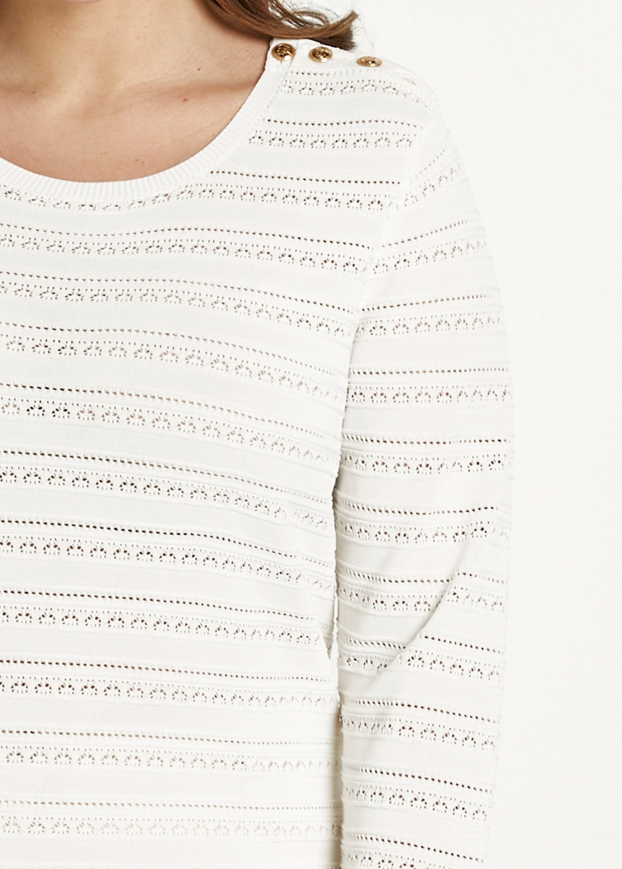 Pull doux court col rond uni manches longues