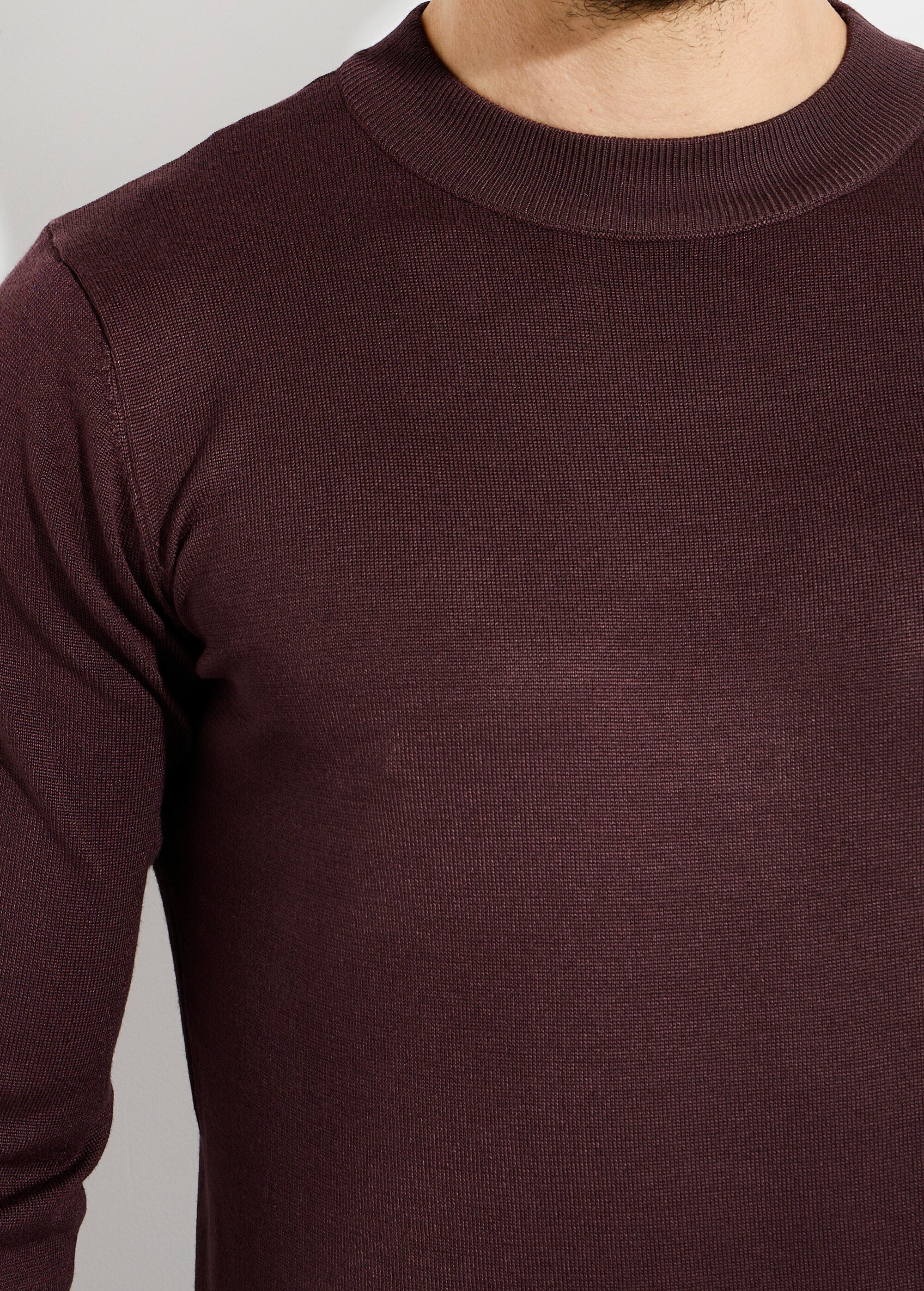 Pull en fine maille avec col montant