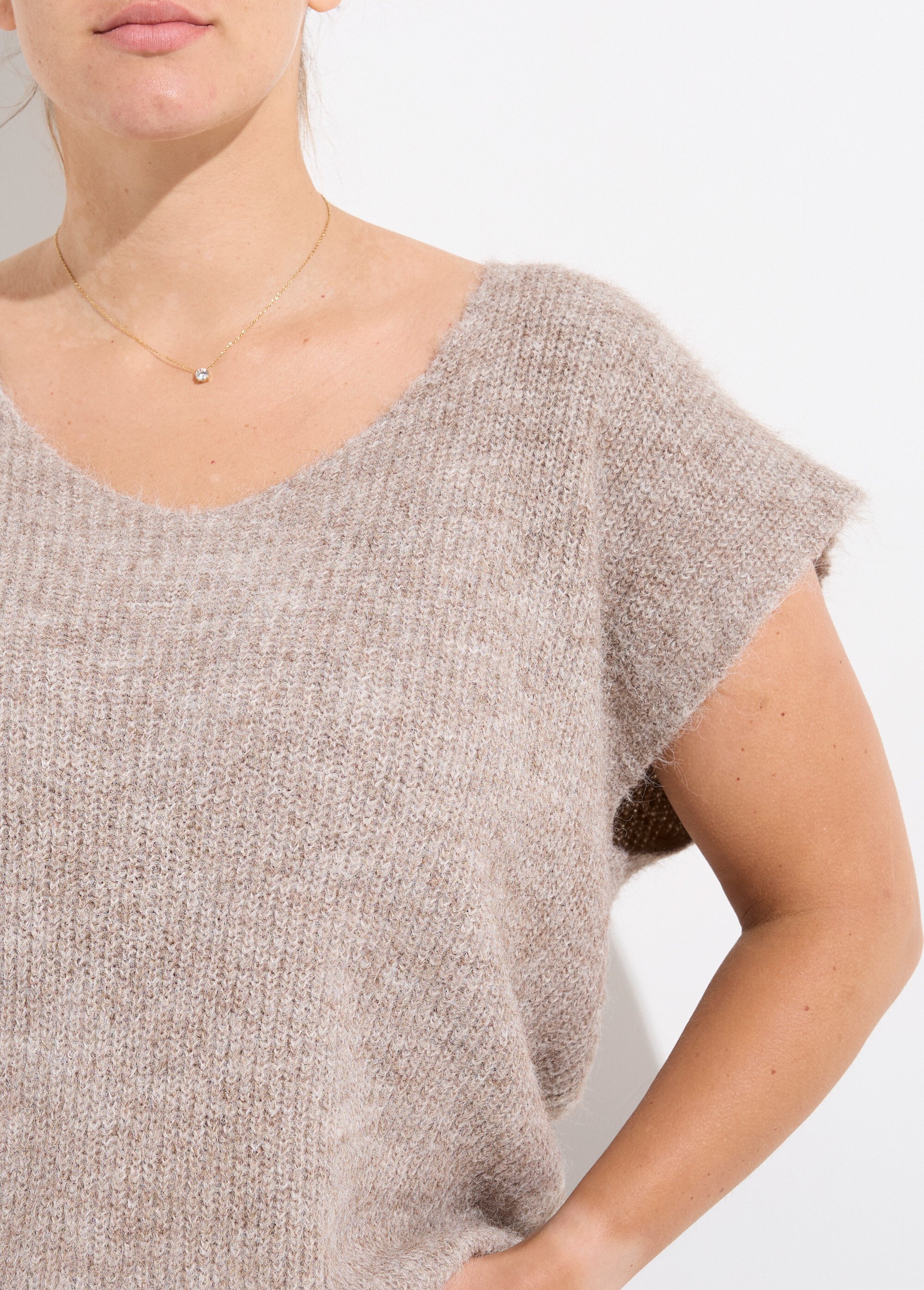 Pull sans manches chaud maille mousseuse Femme Grande Taille Beige CHY-1353 DE1