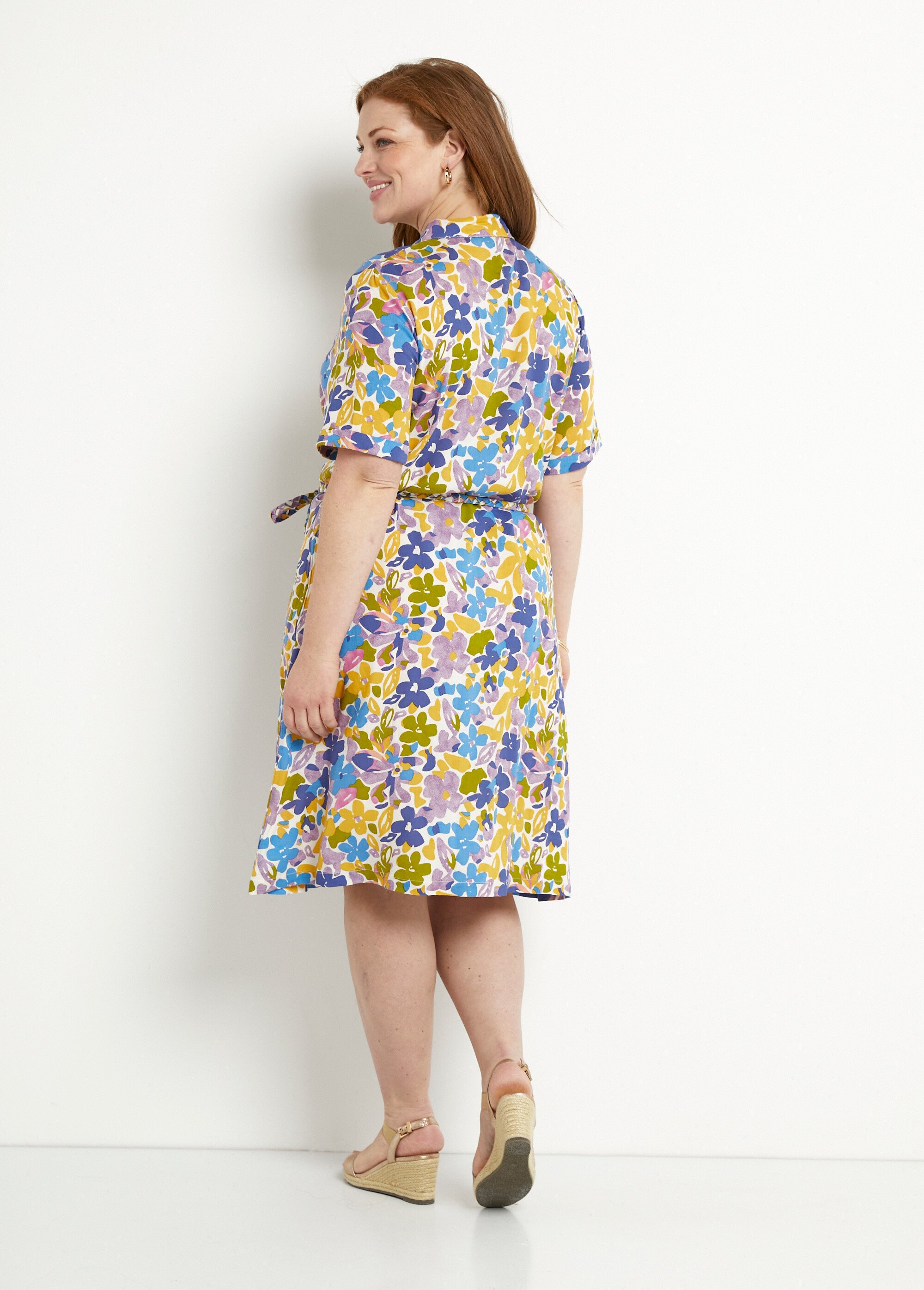 Robe-chemiser droite courte motif fleuri