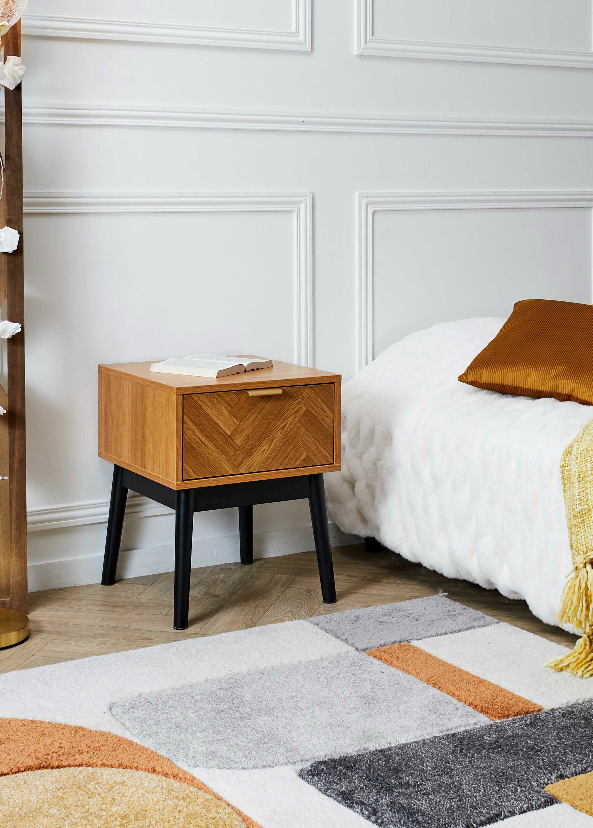 Table de chevet en bois façon chevrons MARRON CMP-HD0303 SI1