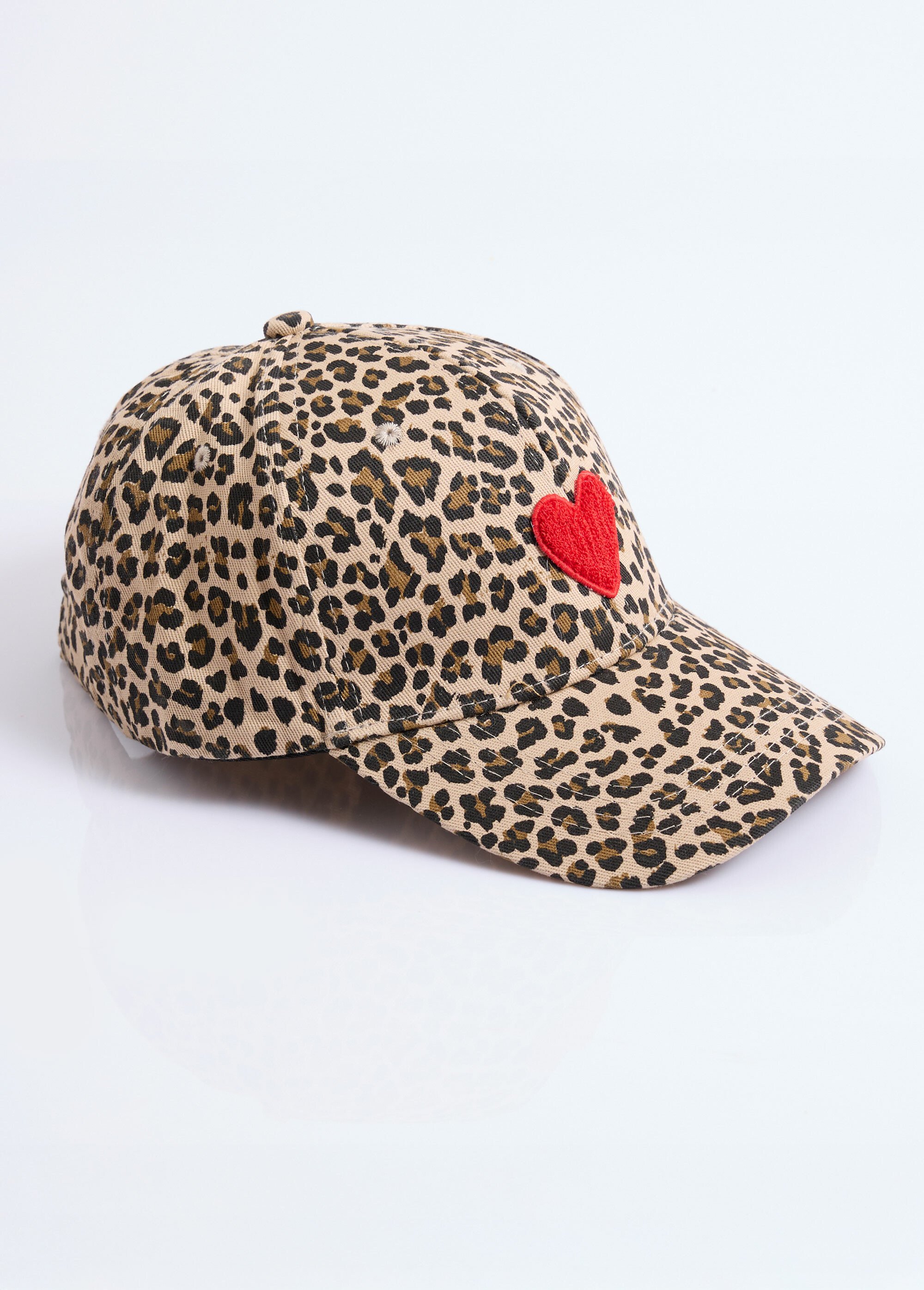 Casquette fantaisie avec broderie coeur