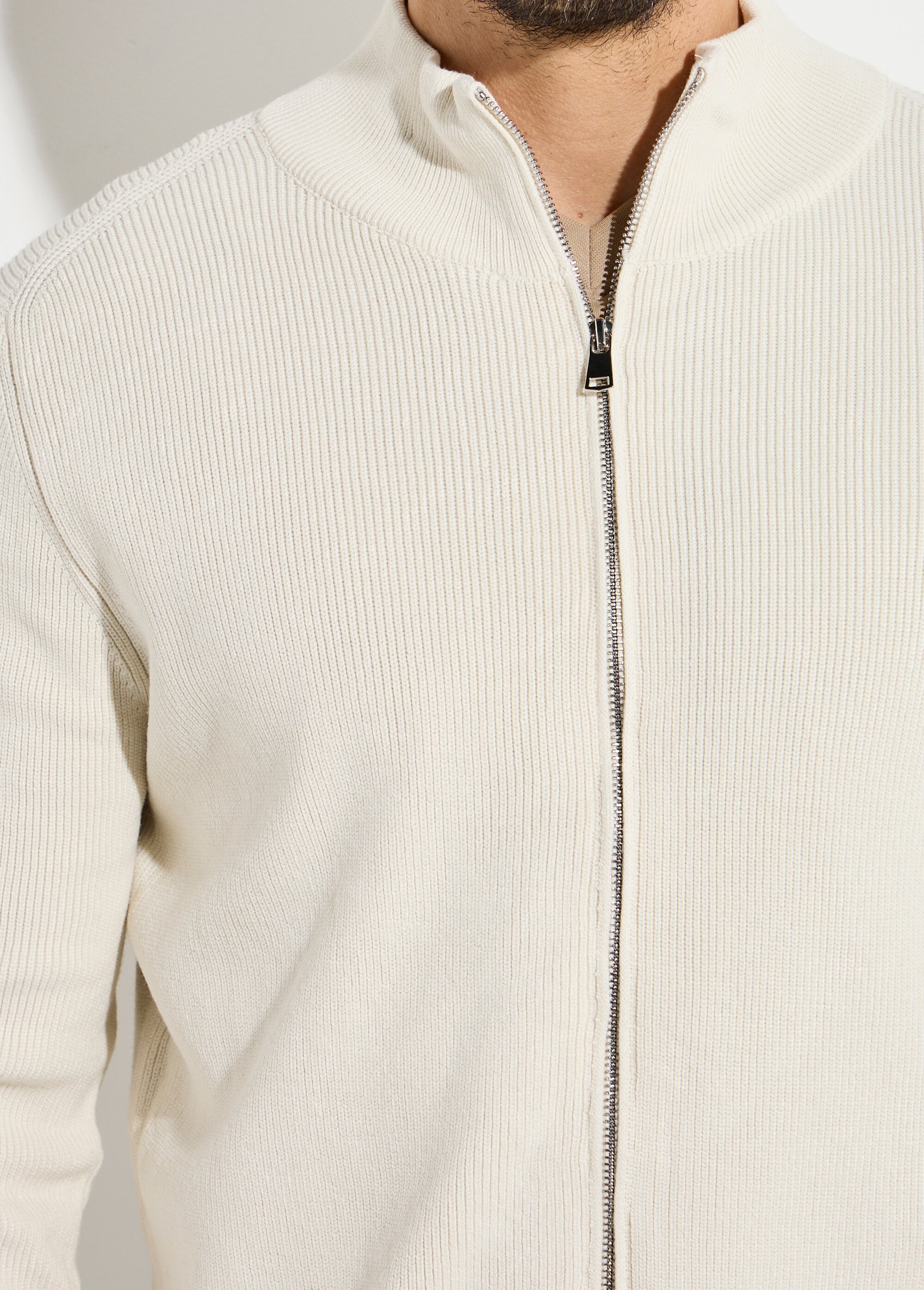 Gilet zippé en maille avec col montant