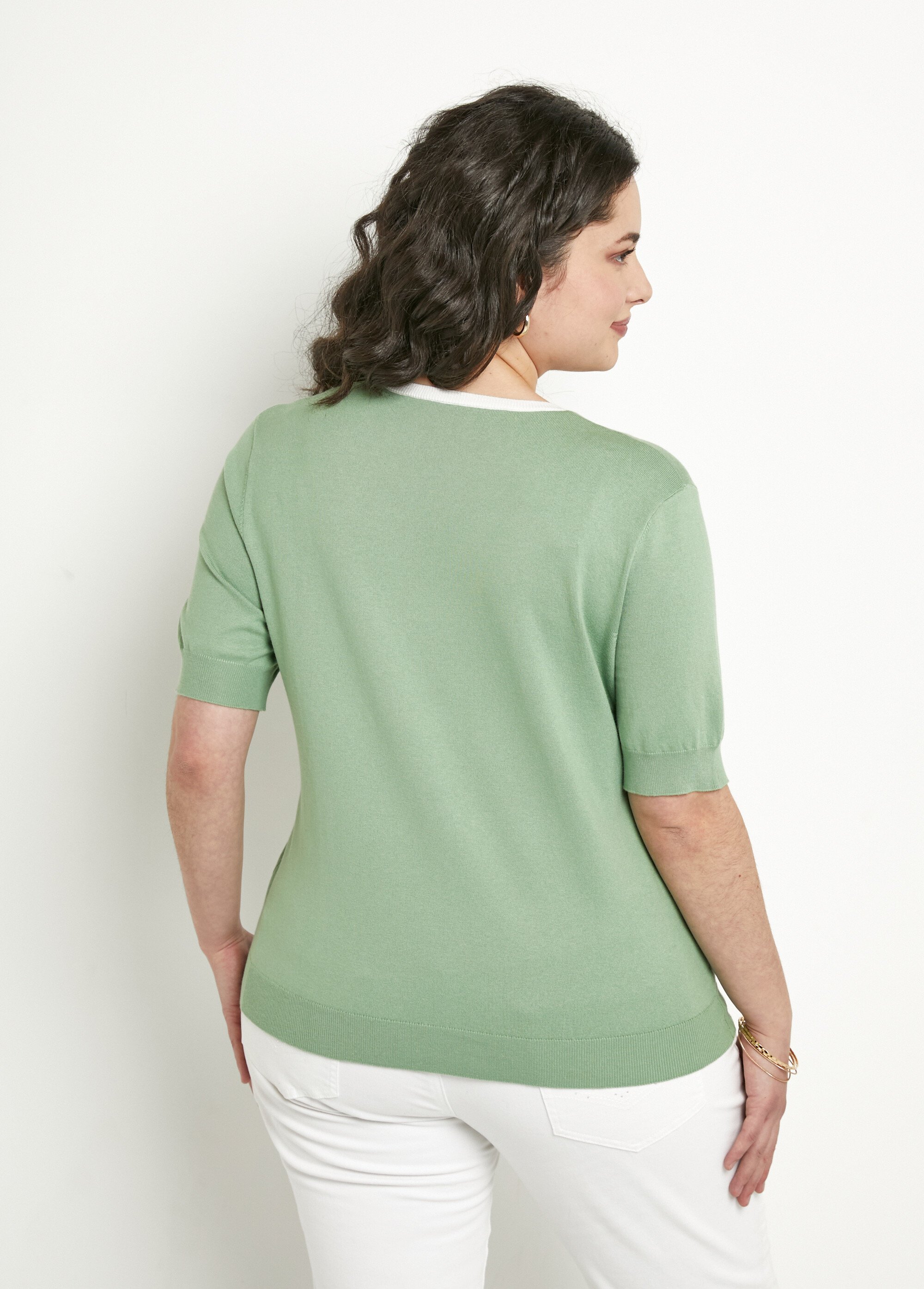 Pull doux manches courtes col rond