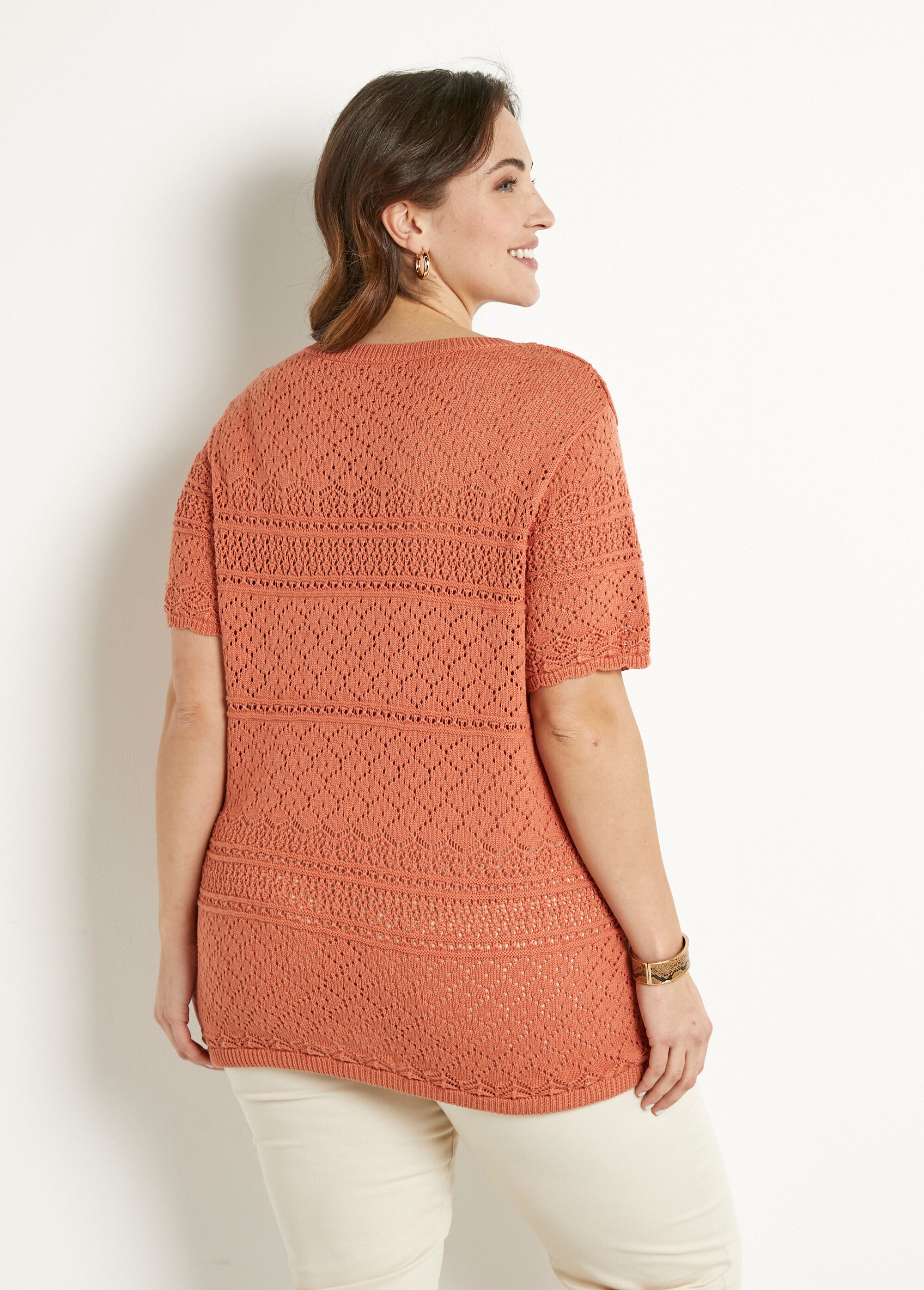 Pull manches courtes blousant ajouré col rond