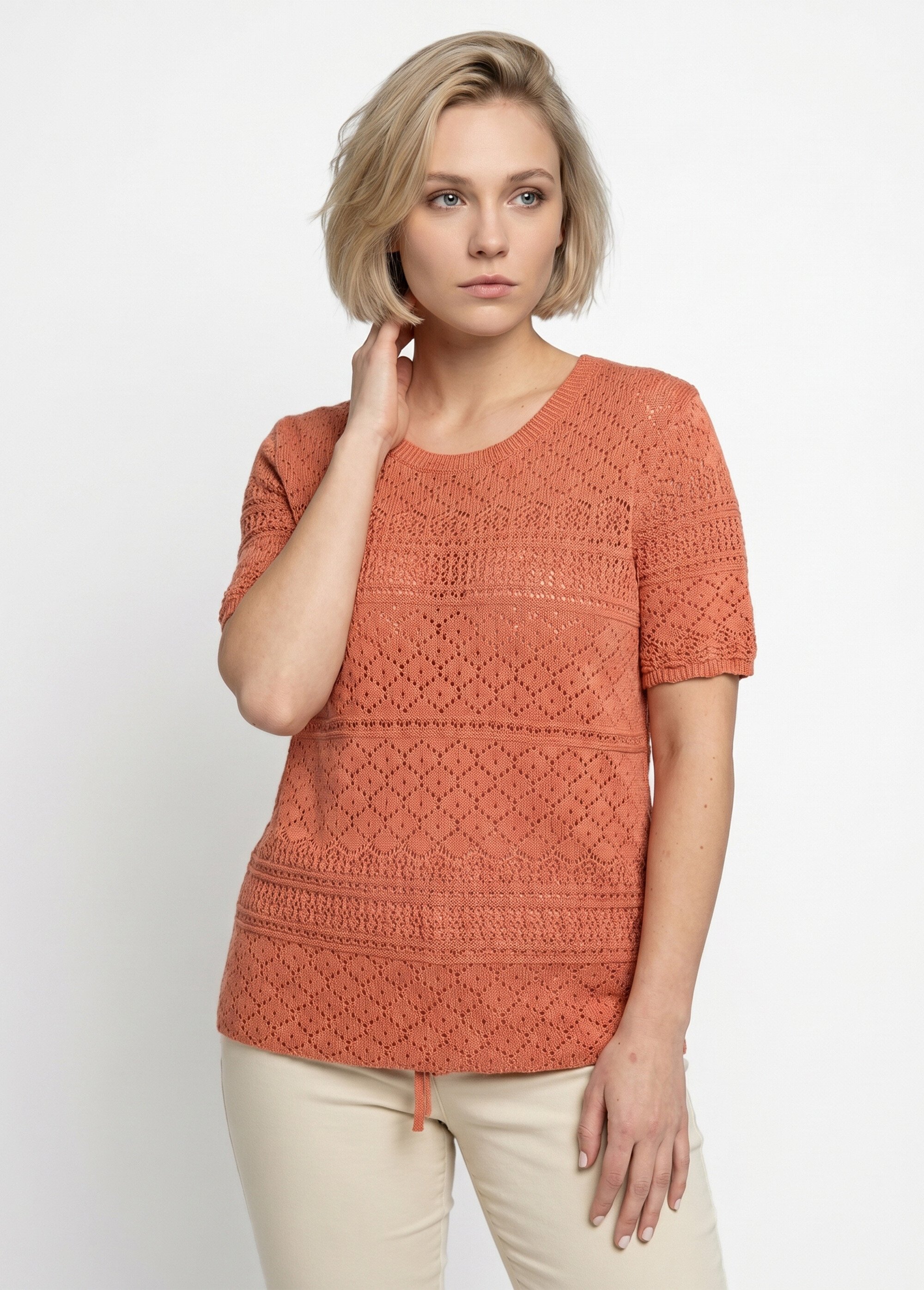 Pull manches courtes blousant ajouré col rond