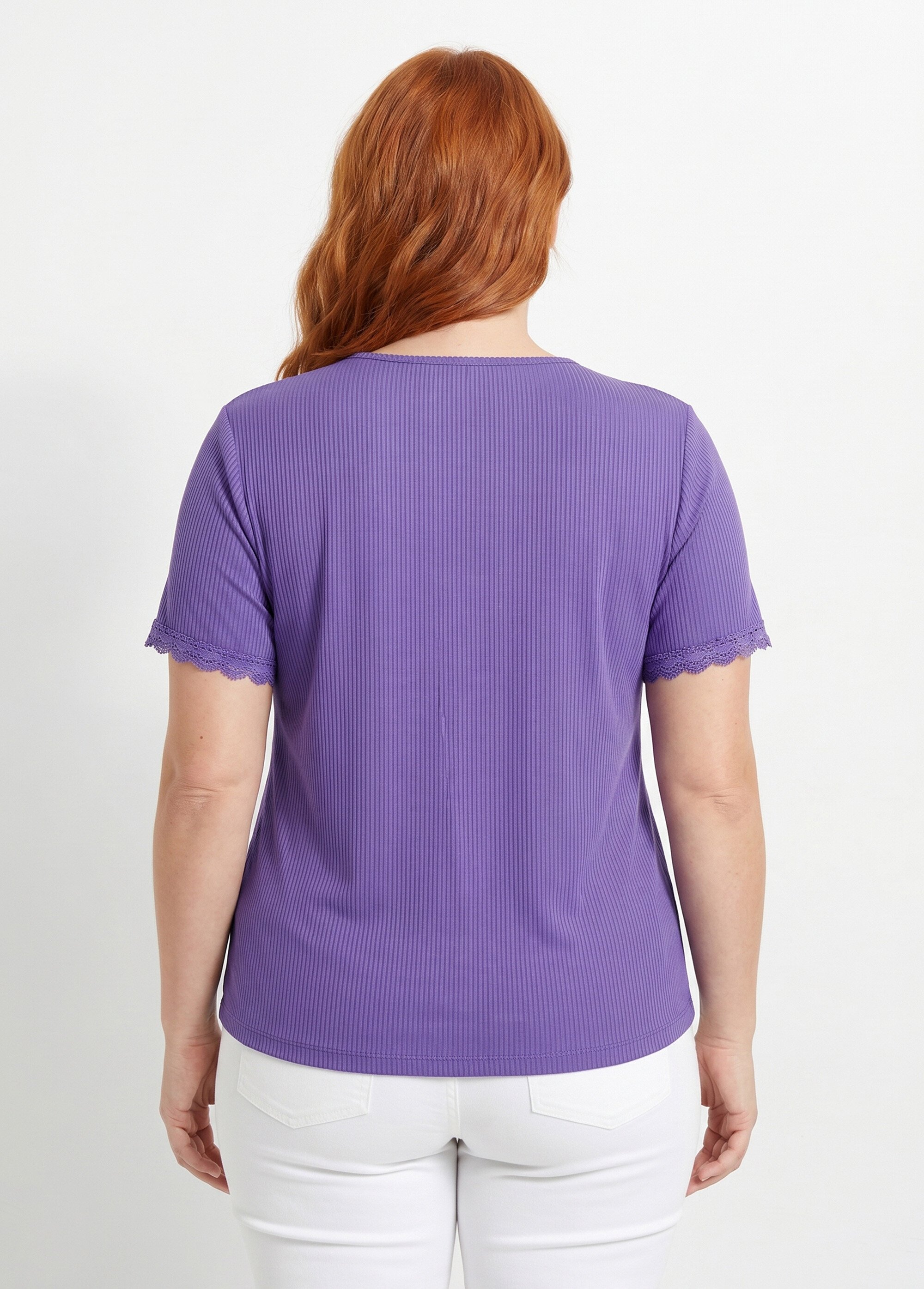 T-shirt col V manches courtes dentelle