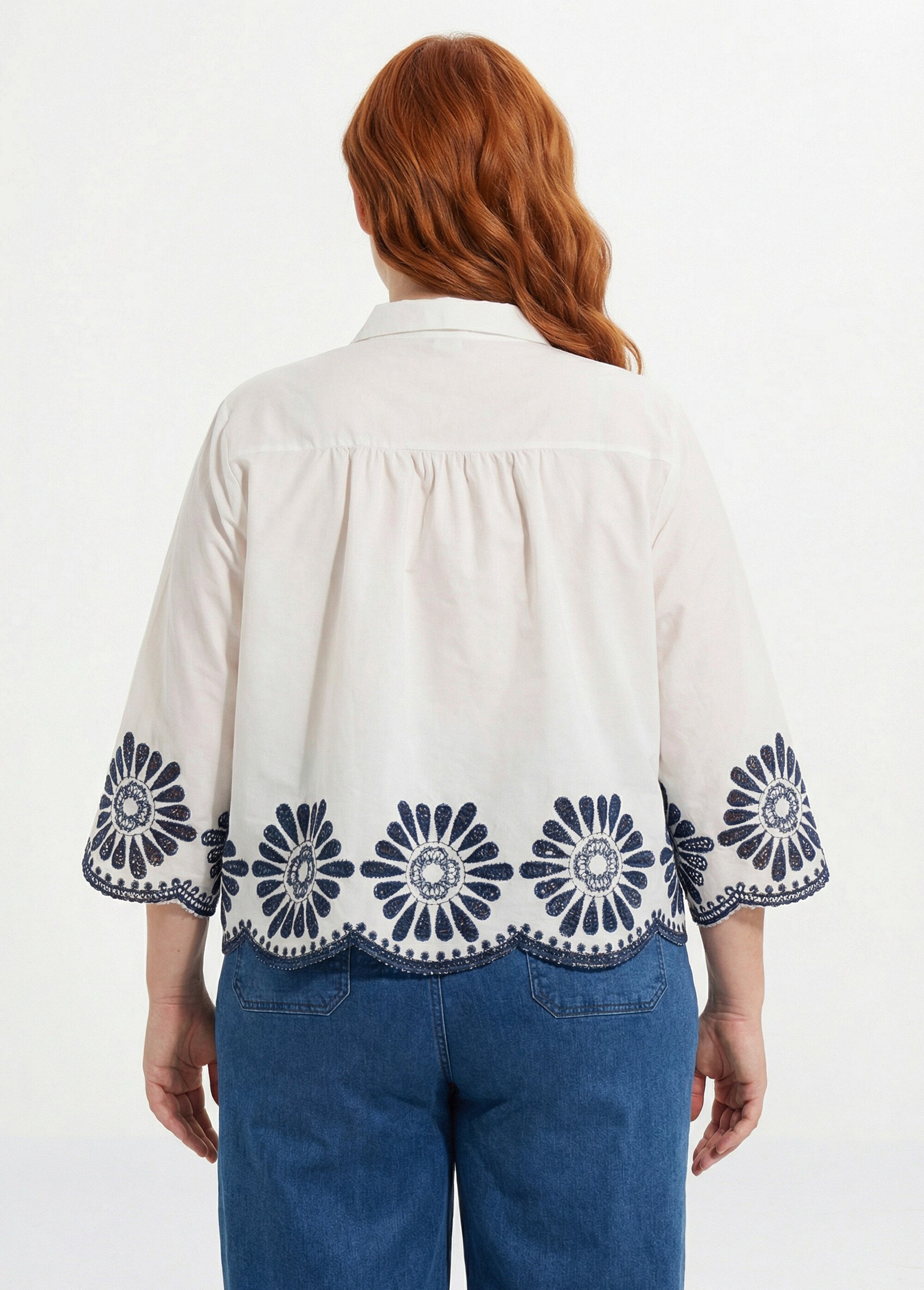 Blouse brodée et ajourée, col claudine Femme Grande Taille Blanc MA-M853-2153 DO1