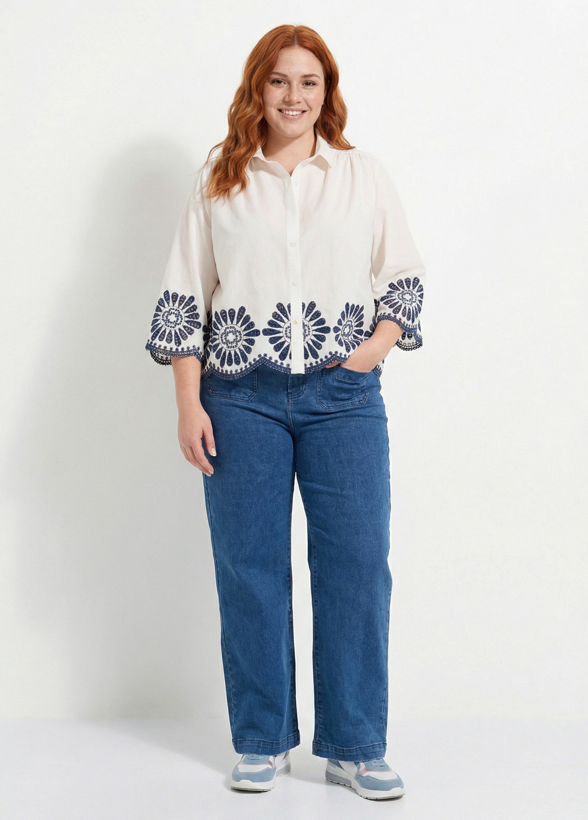 Blouse brodée et ajourée, col claudine Femme Grande Taille Blanc MA-M853-2153 SF1