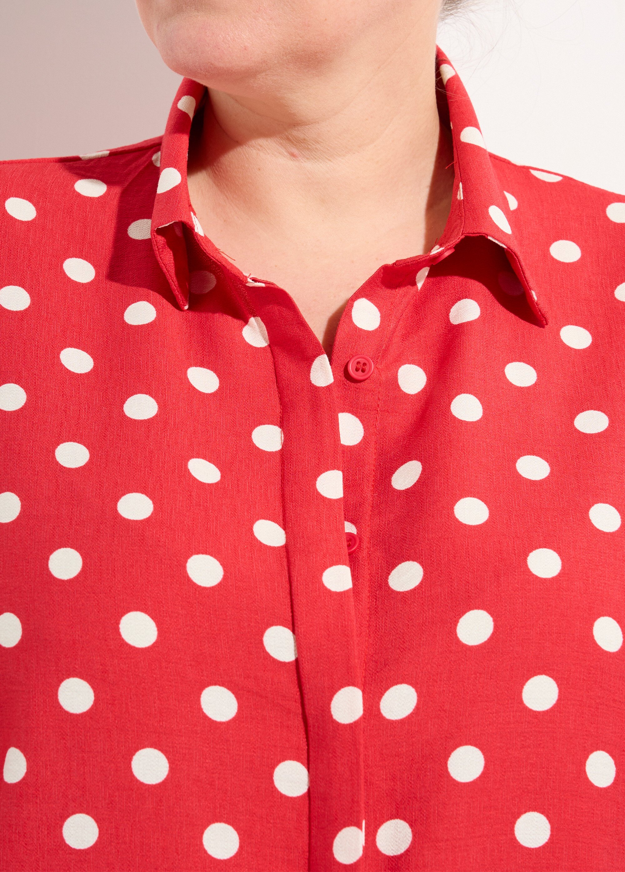 Chemisier chic, imprimé pois