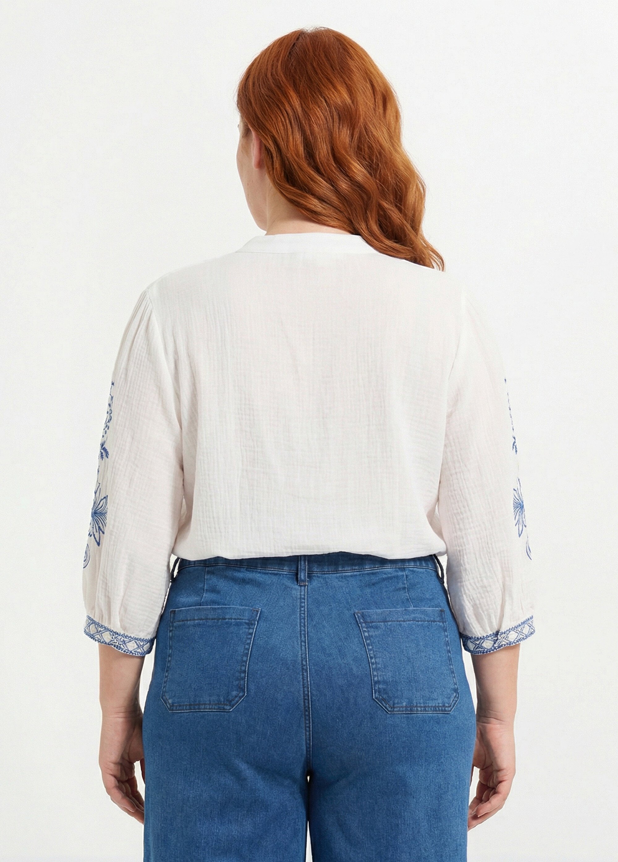 Blouse en gaze de coton avec broderies Femme Grande Taille Blanc MA-M831-83 DO1
