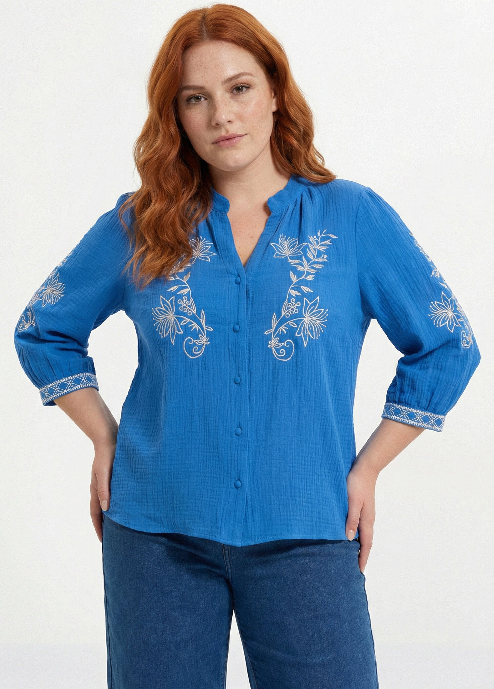 Blouse en gaze de coton avec broderies Femme Grande Taille Bleu MA-M831-83 MV1