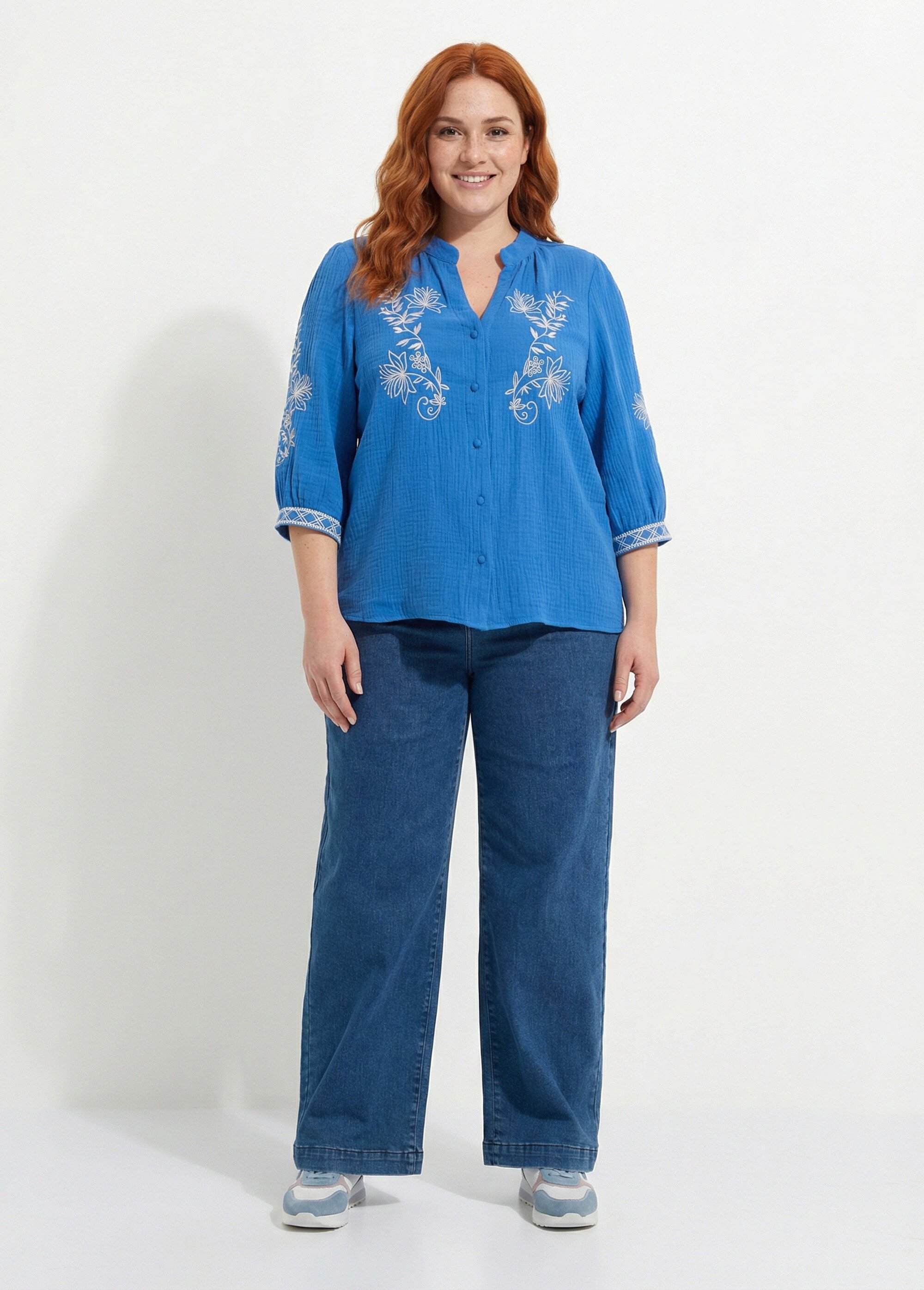 Blouse en gaze de coton avec broderies Femme Grande Taille Bleu MA-M831-83 SF1