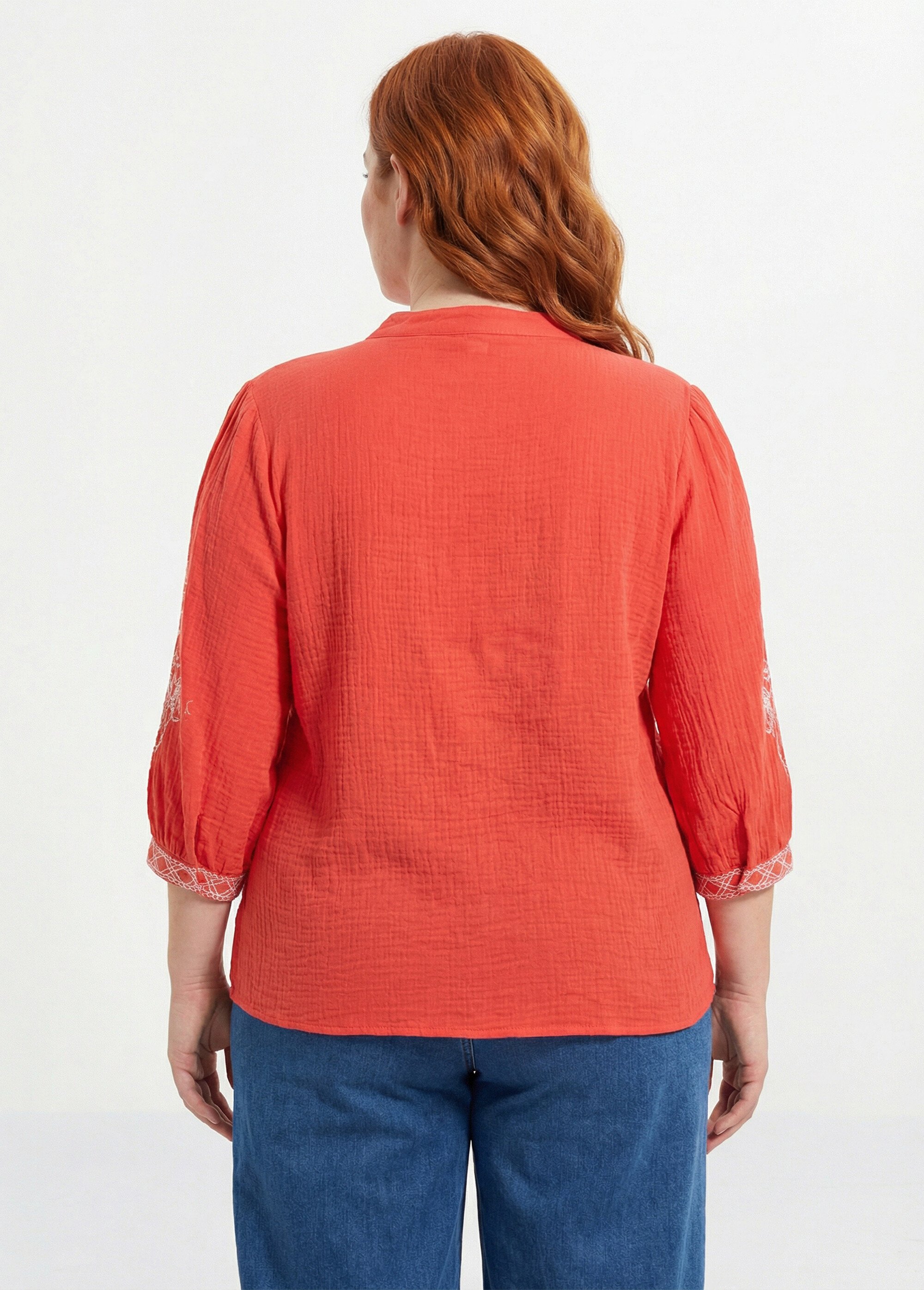 Blouse en gaze de coton avec broderies