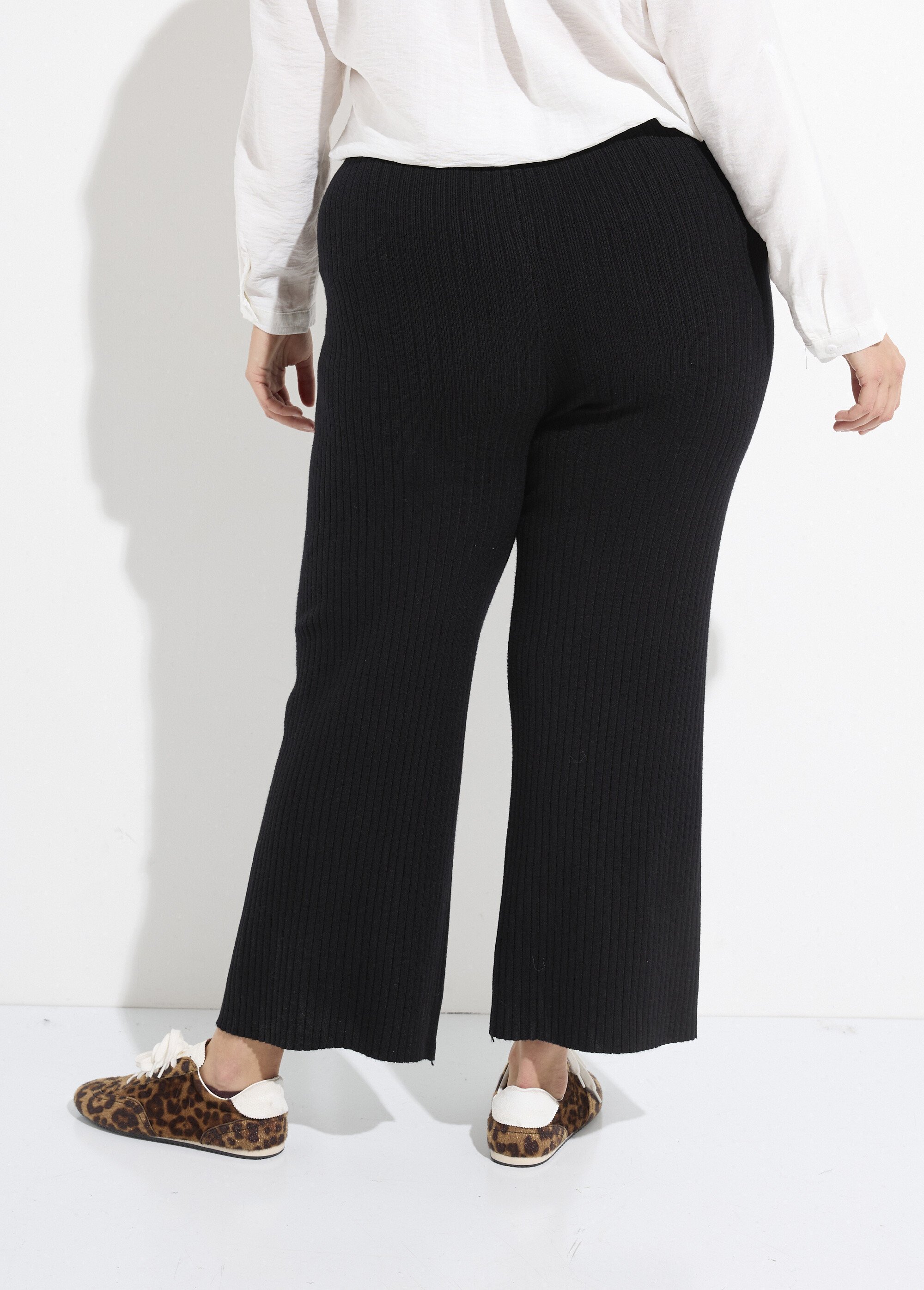 Pantalon confort en maille, coupe large Femme Grande Taille Noir CHY-D0343A DO1