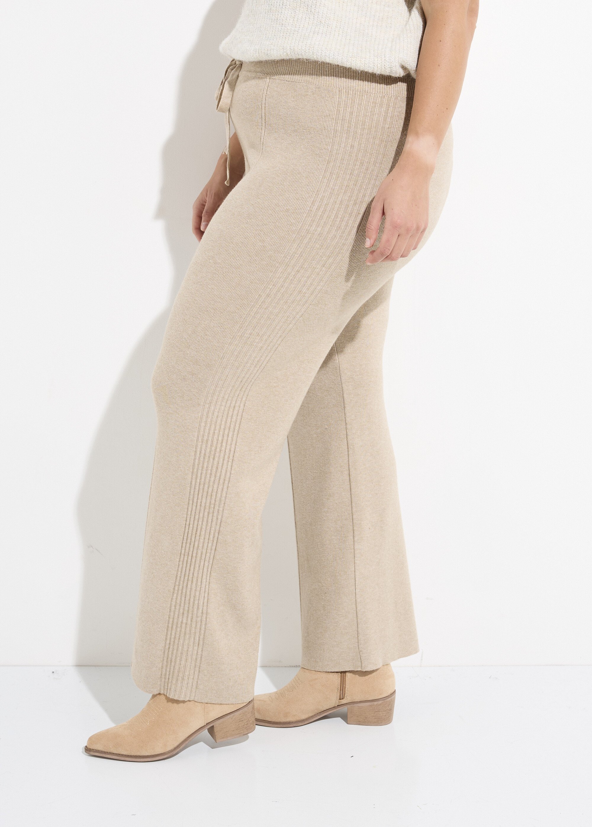 Pantalon large confort, jeu de mailles Femme Grande Taille Beige CHY-D0343C DR1